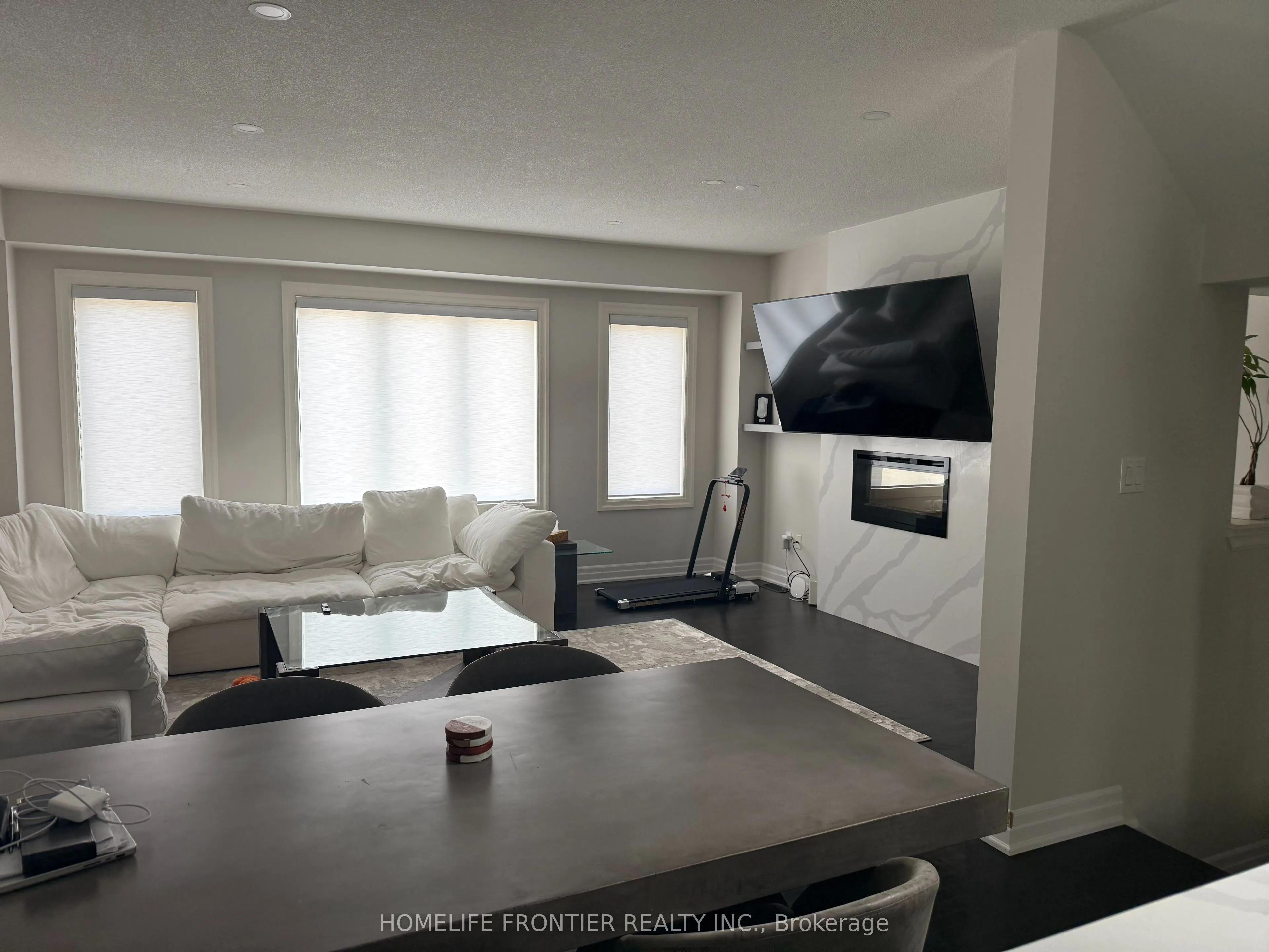 30 Vantage Loop Avenue, #MAIN