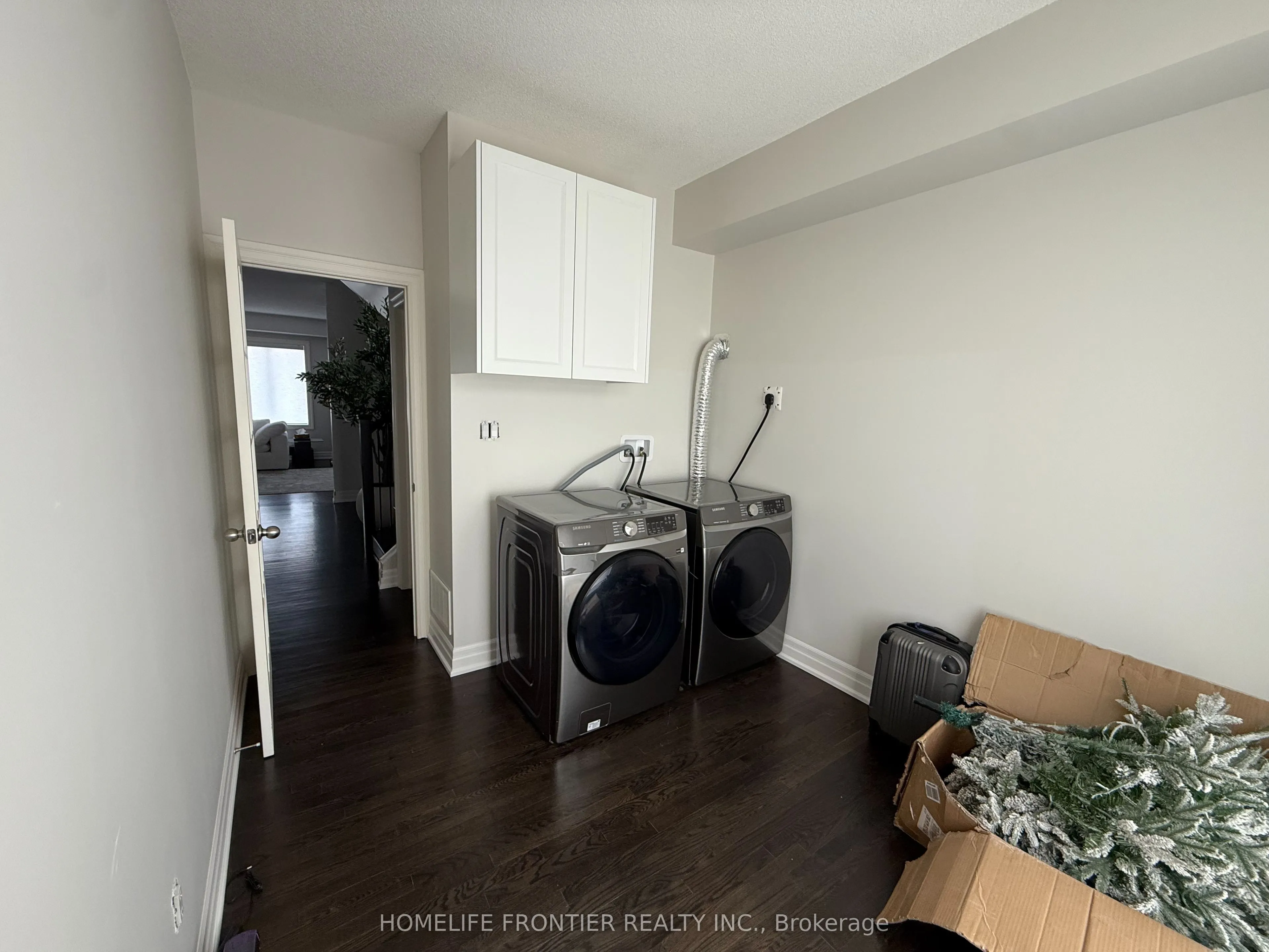 30 Vantage Loop Avenue, #MAIN