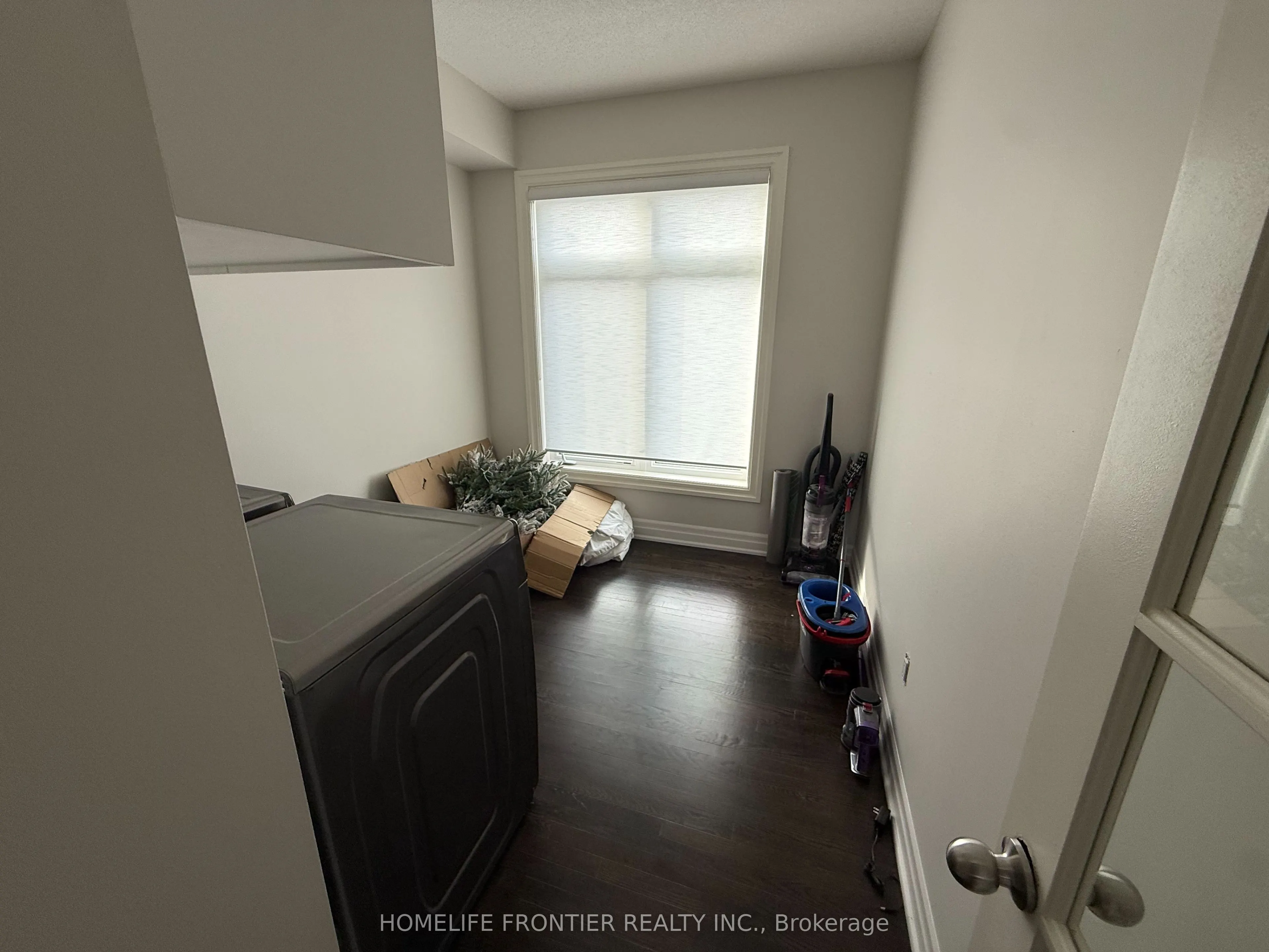 30 Vantage Loop Avenue, #MAIN