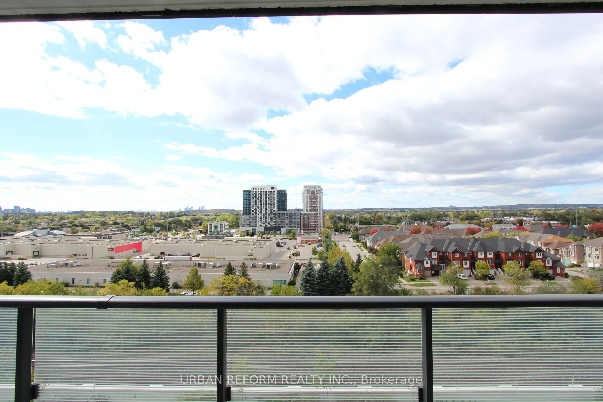 95 Oneida Crescent, #801