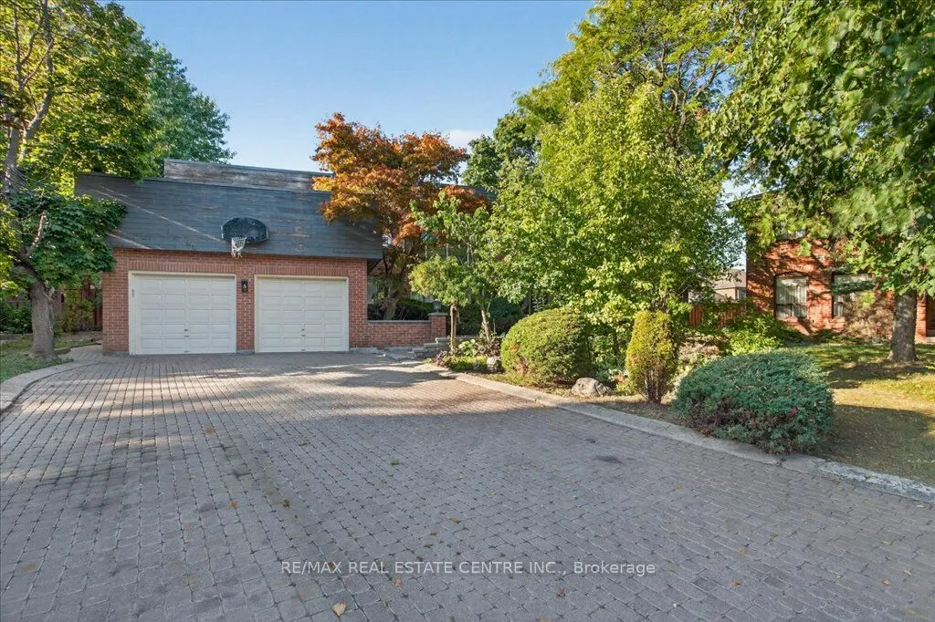 40 Colton Crescent N