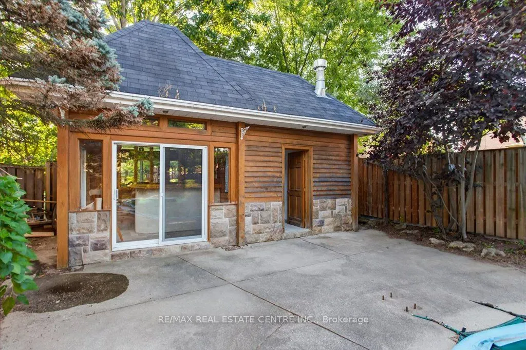 40 Colton Crescent N