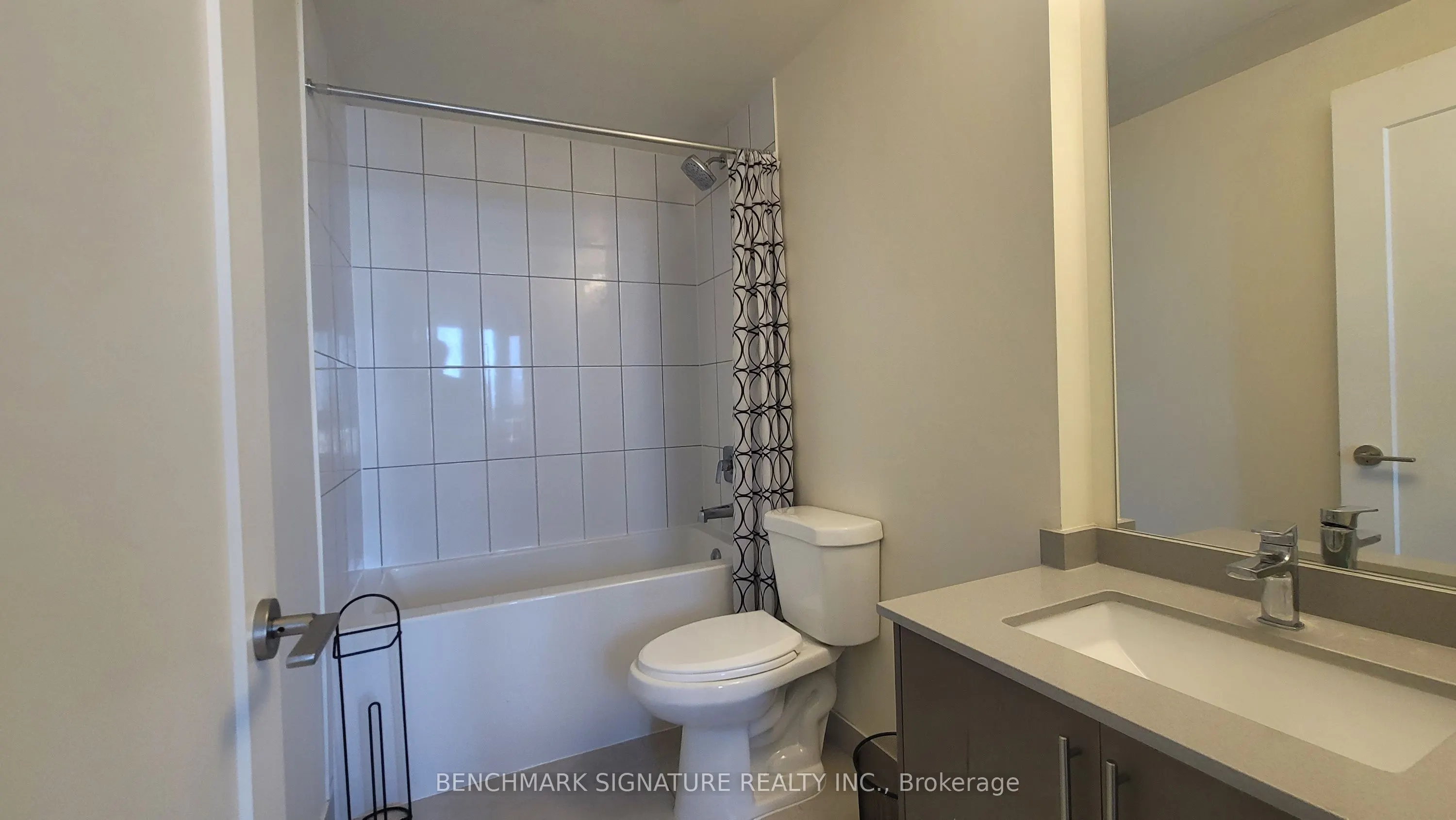 9000 Jane Street, #318