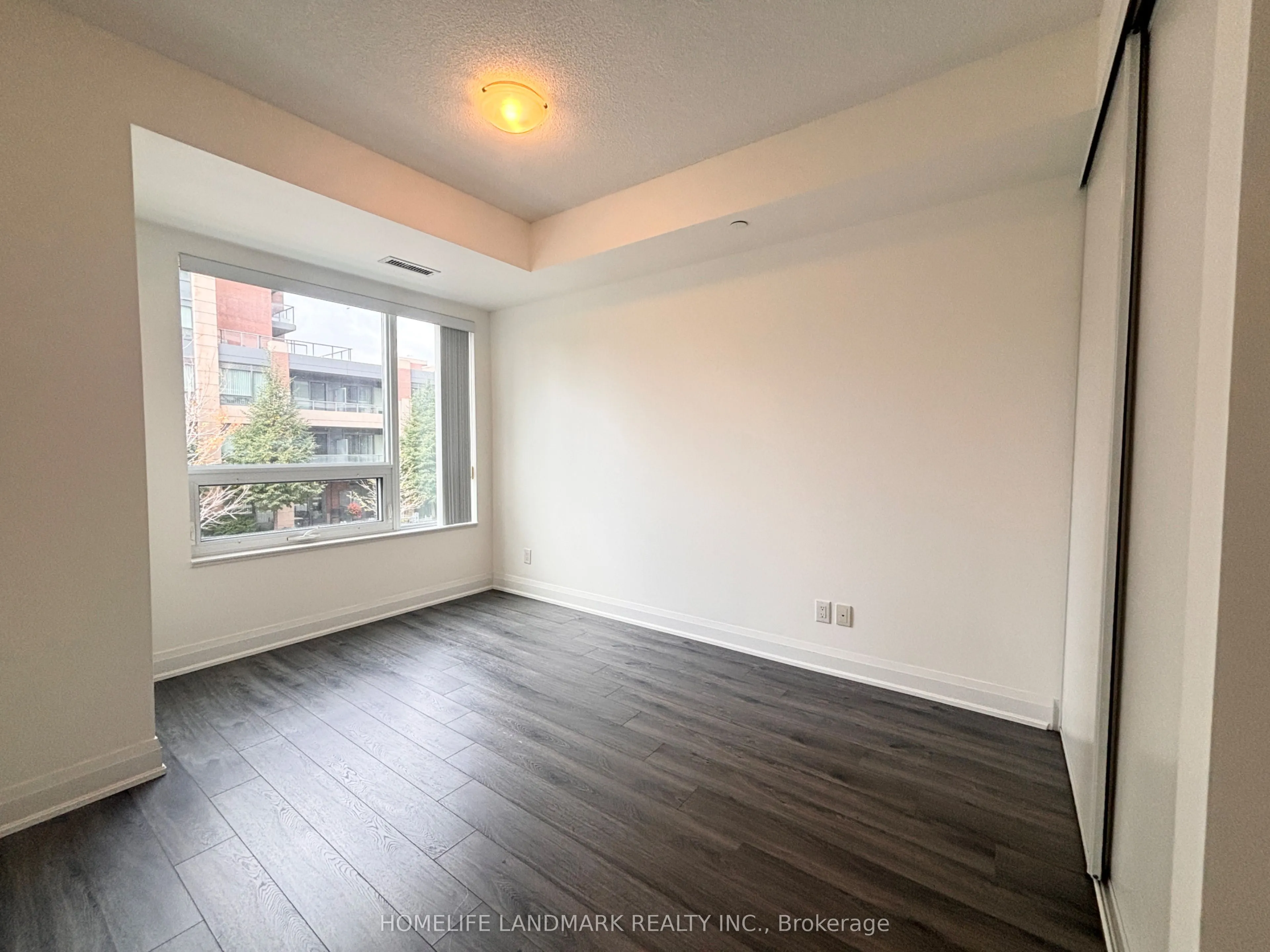 1 Uptown Drive, #207