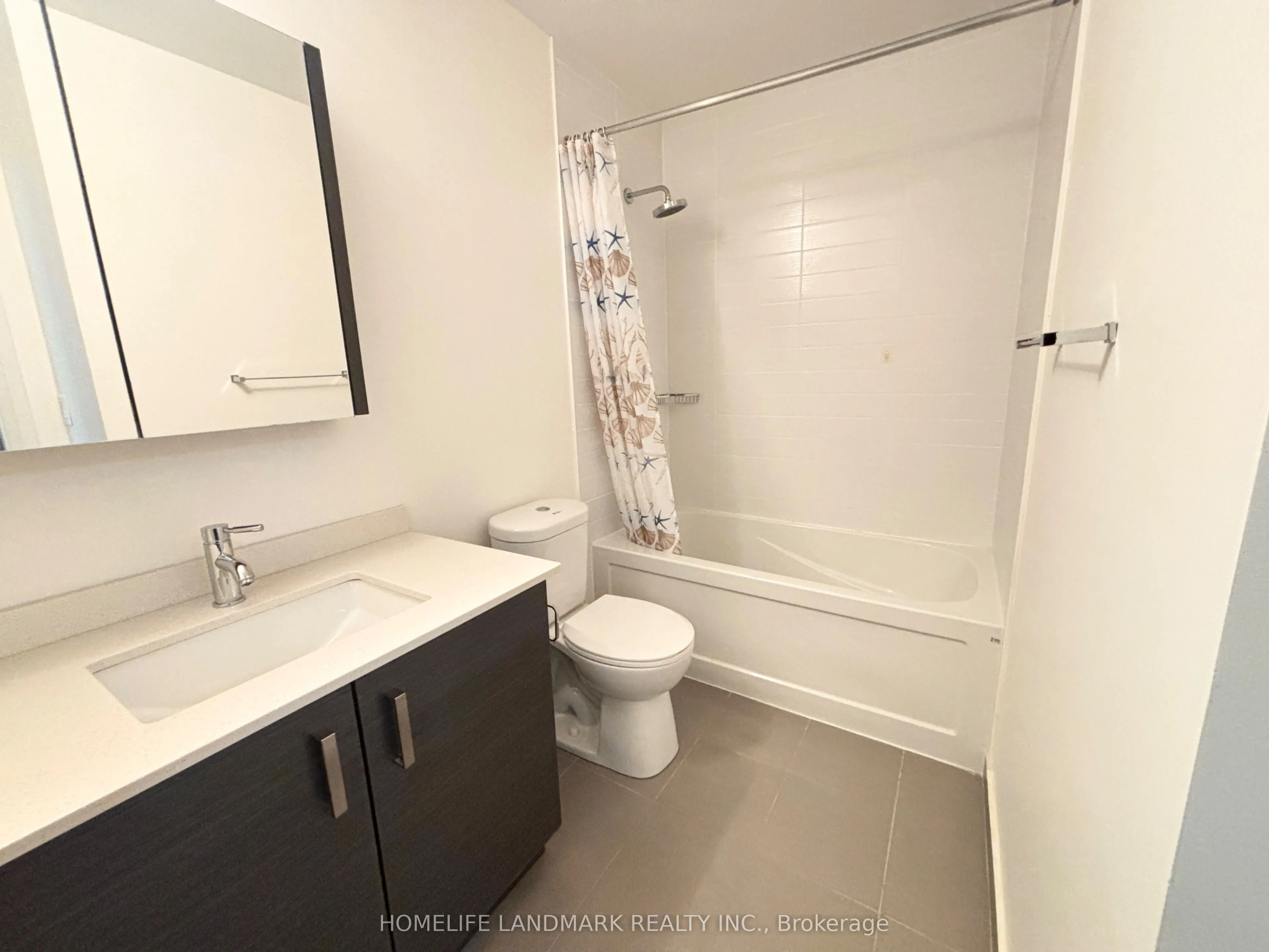 1 Uptown Drive, #207