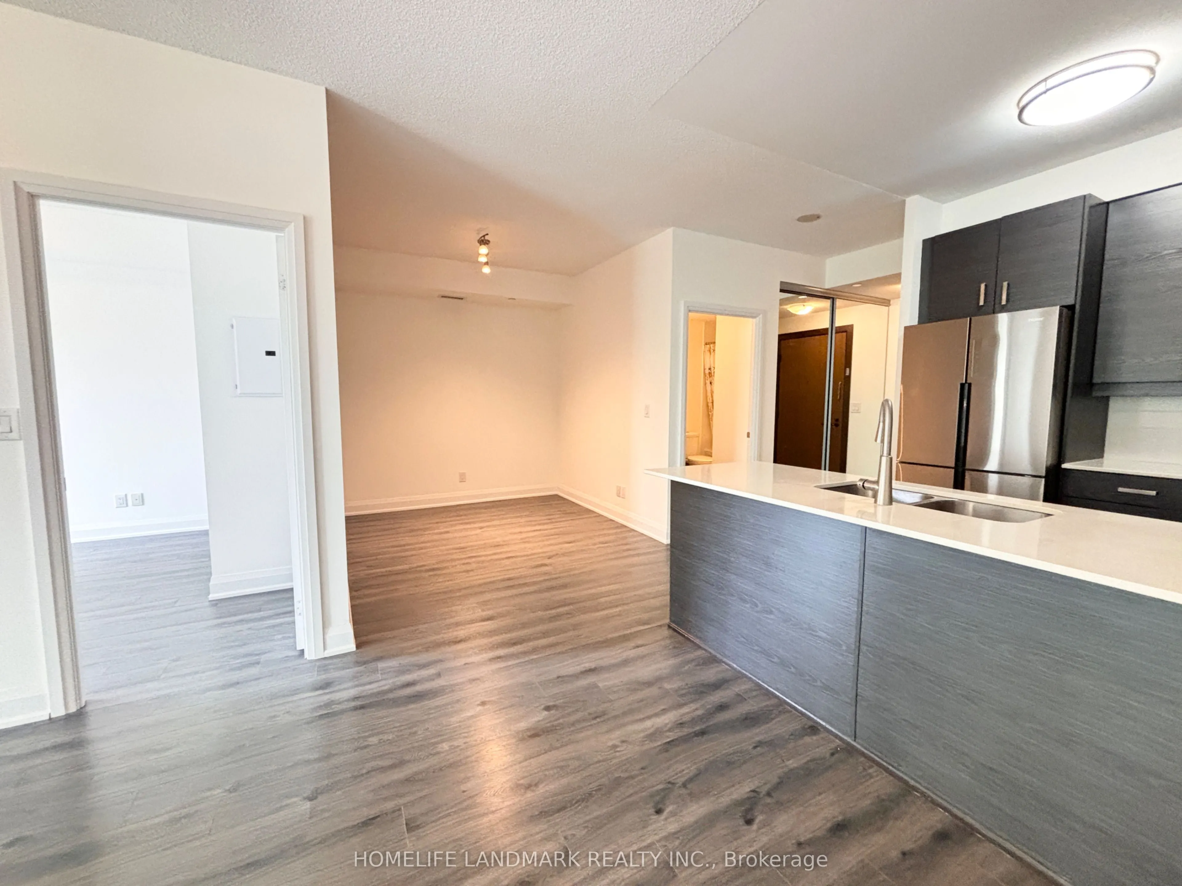 1 Uptown Drive, #207