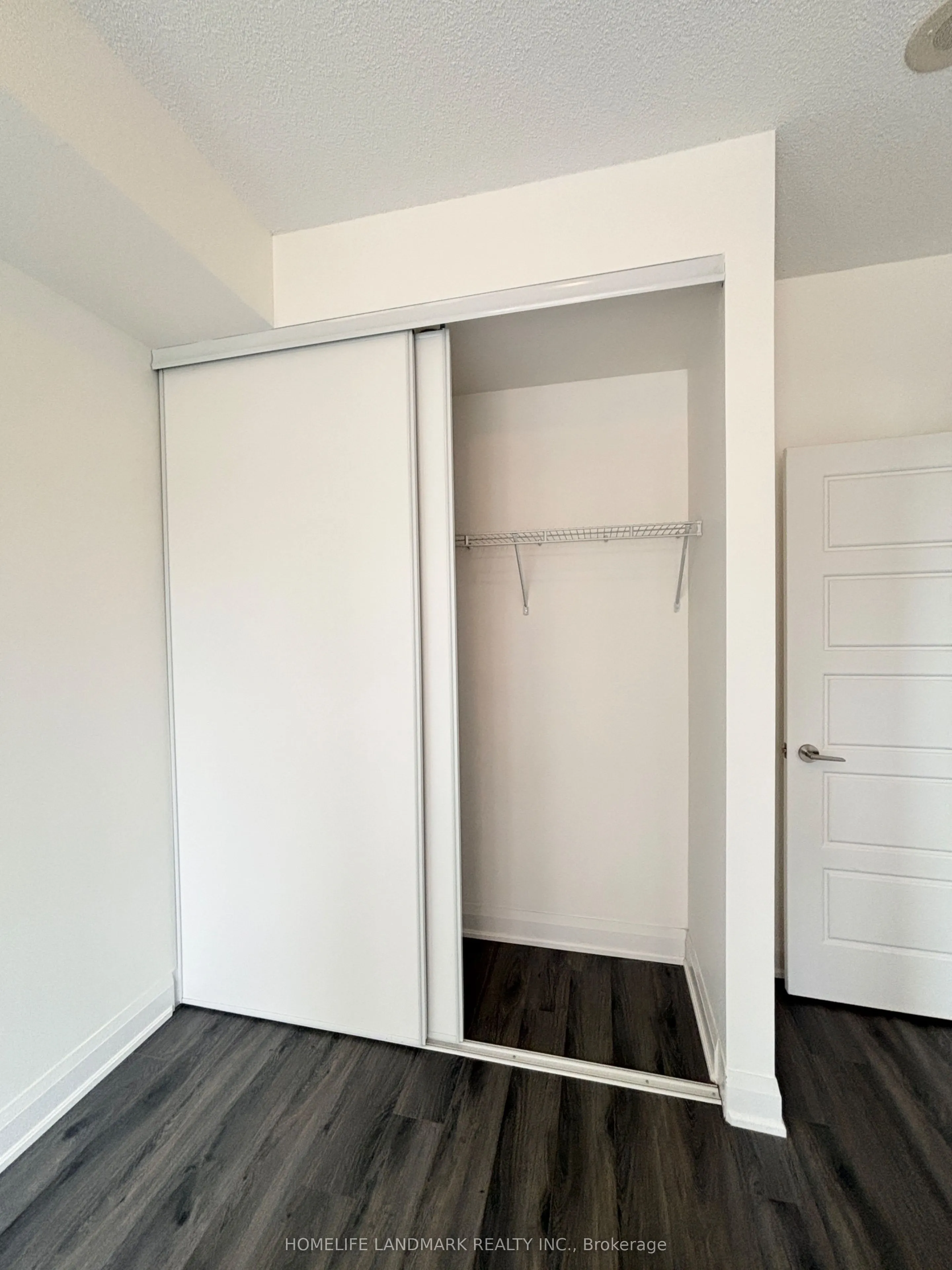 1 Uptown Drive, #207