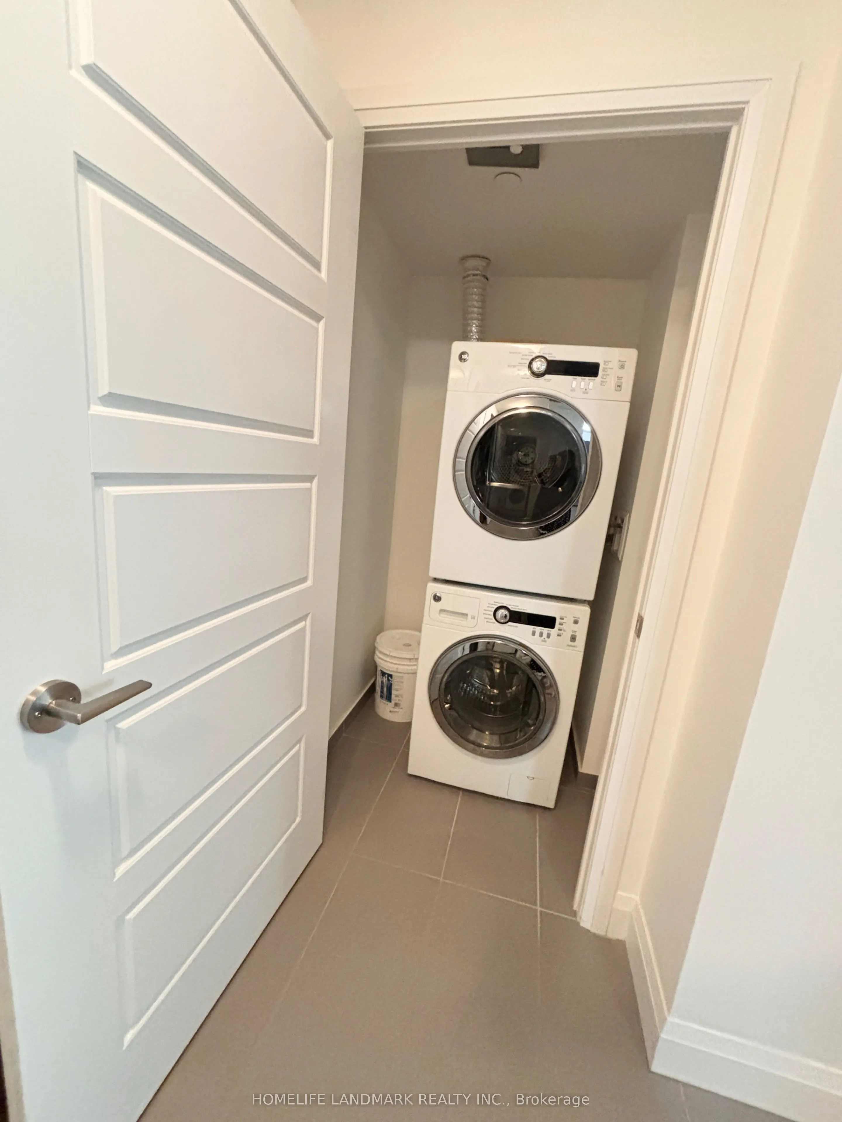 1 Uptown Drive, #207