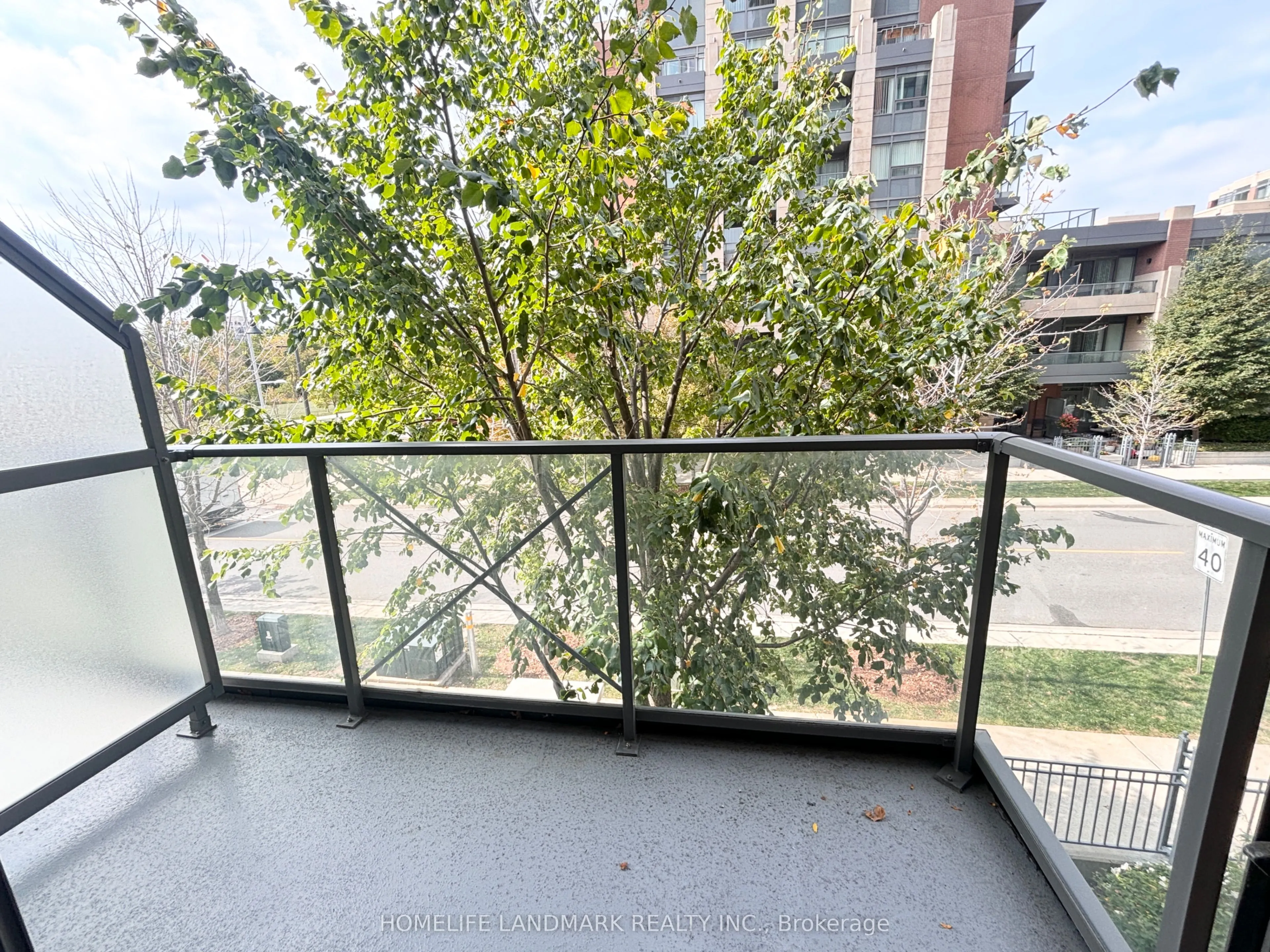 1 Uptown Drive, #207