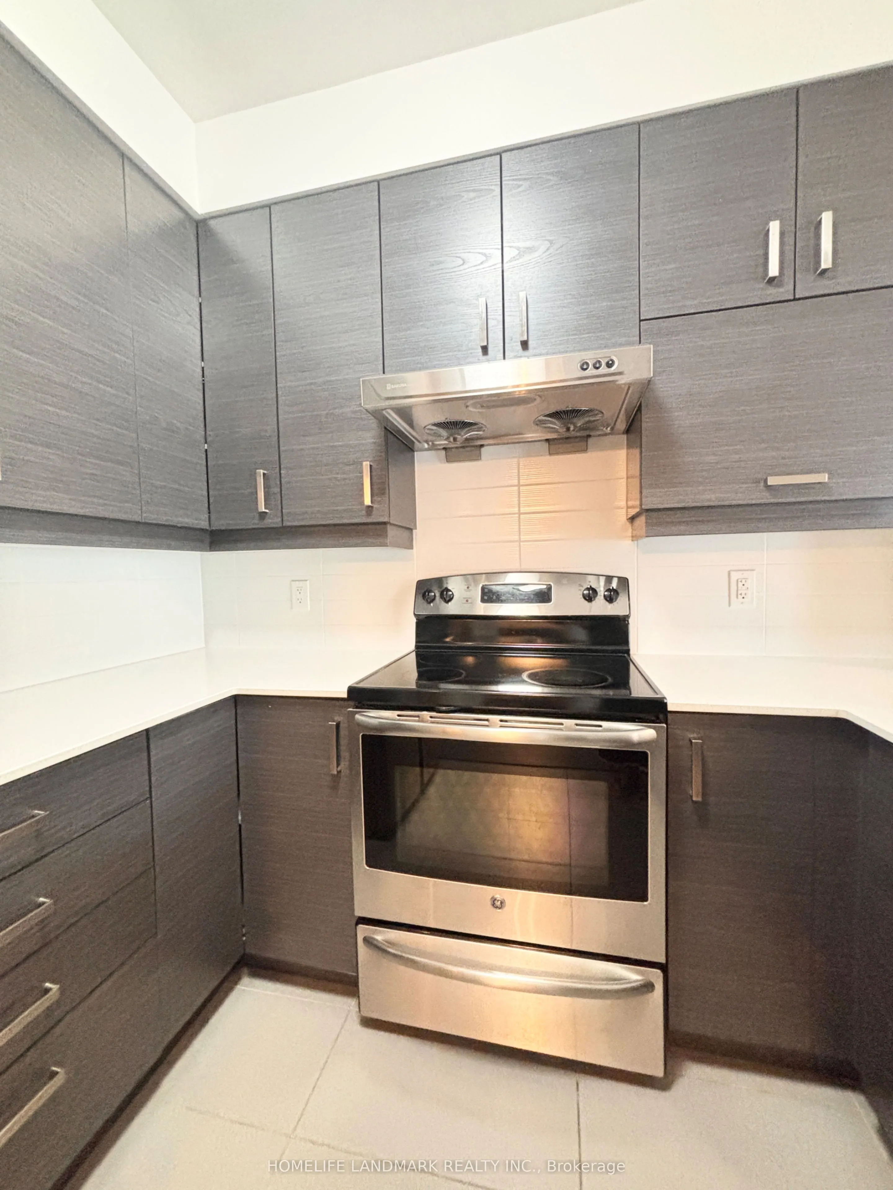 1 Uptown Drive, #207