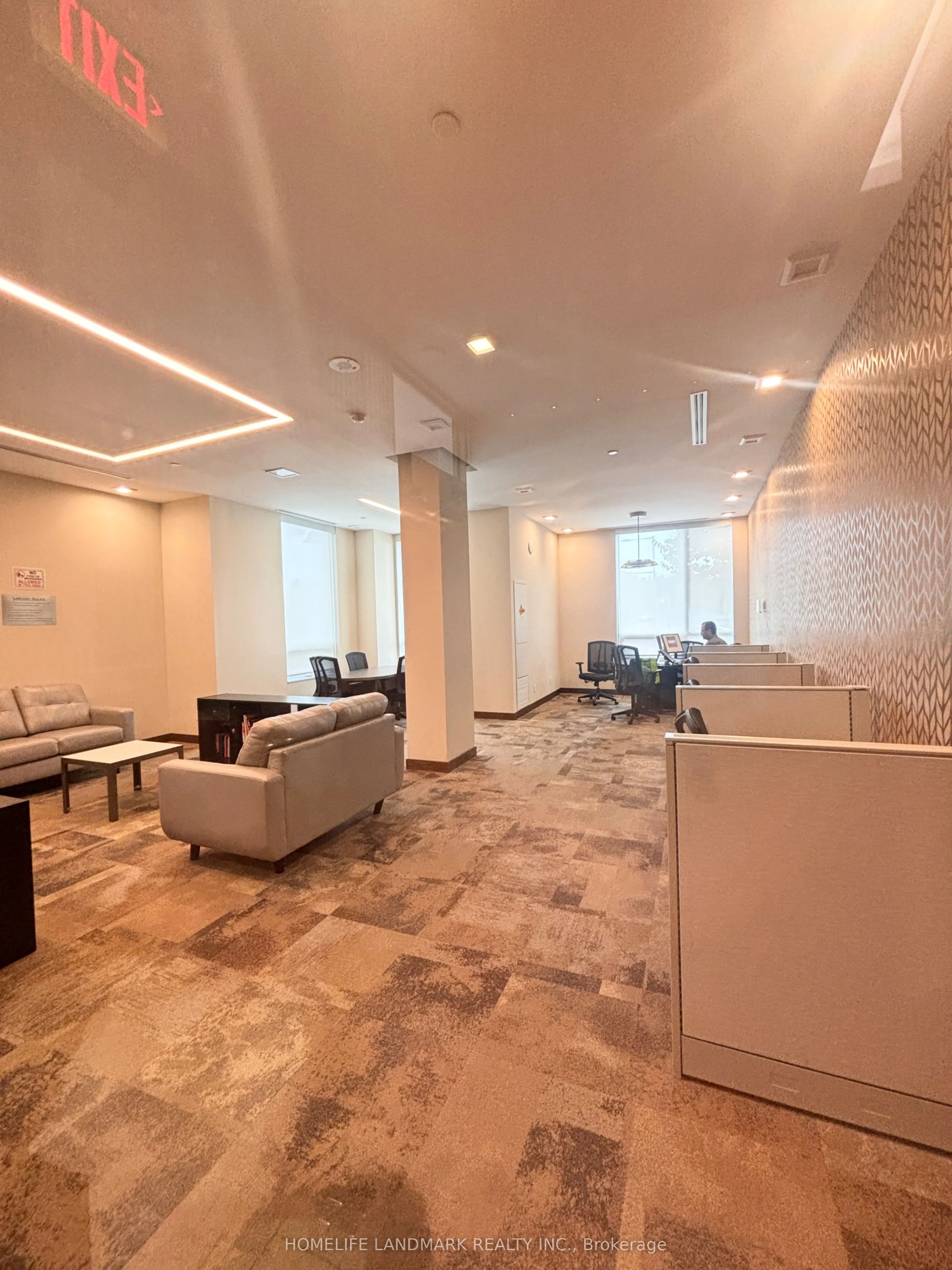 1 Uptown Drive, #207