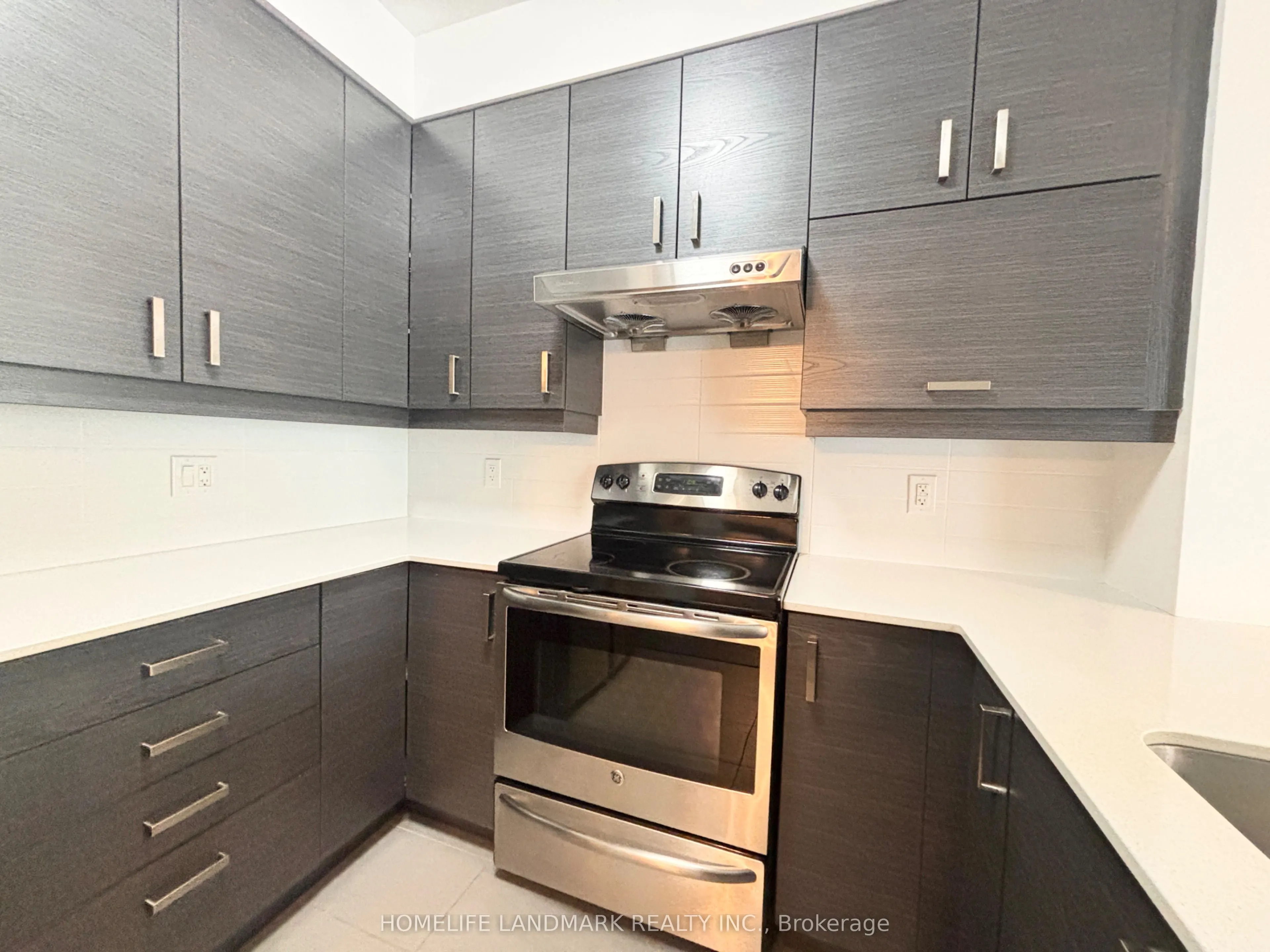 1 Uptown Drive, #207