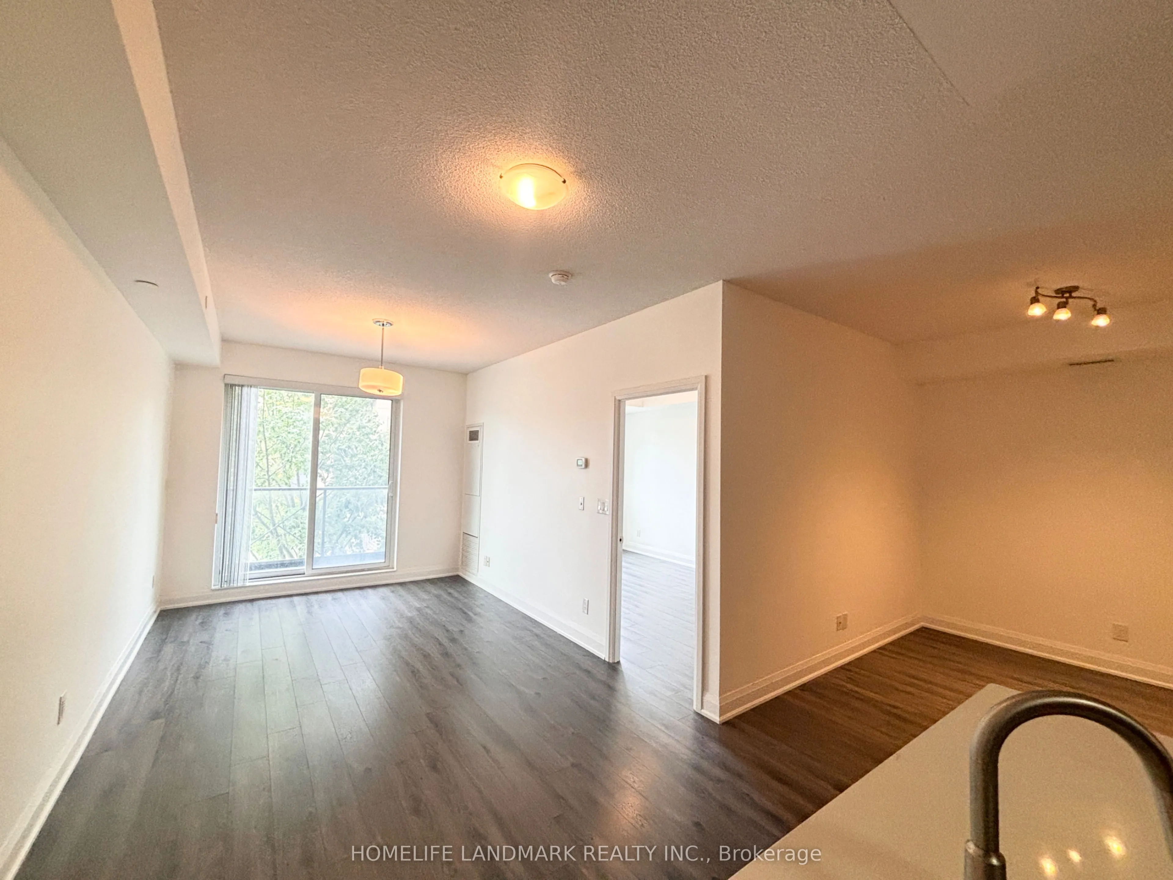 1 Uptown Drive, #207