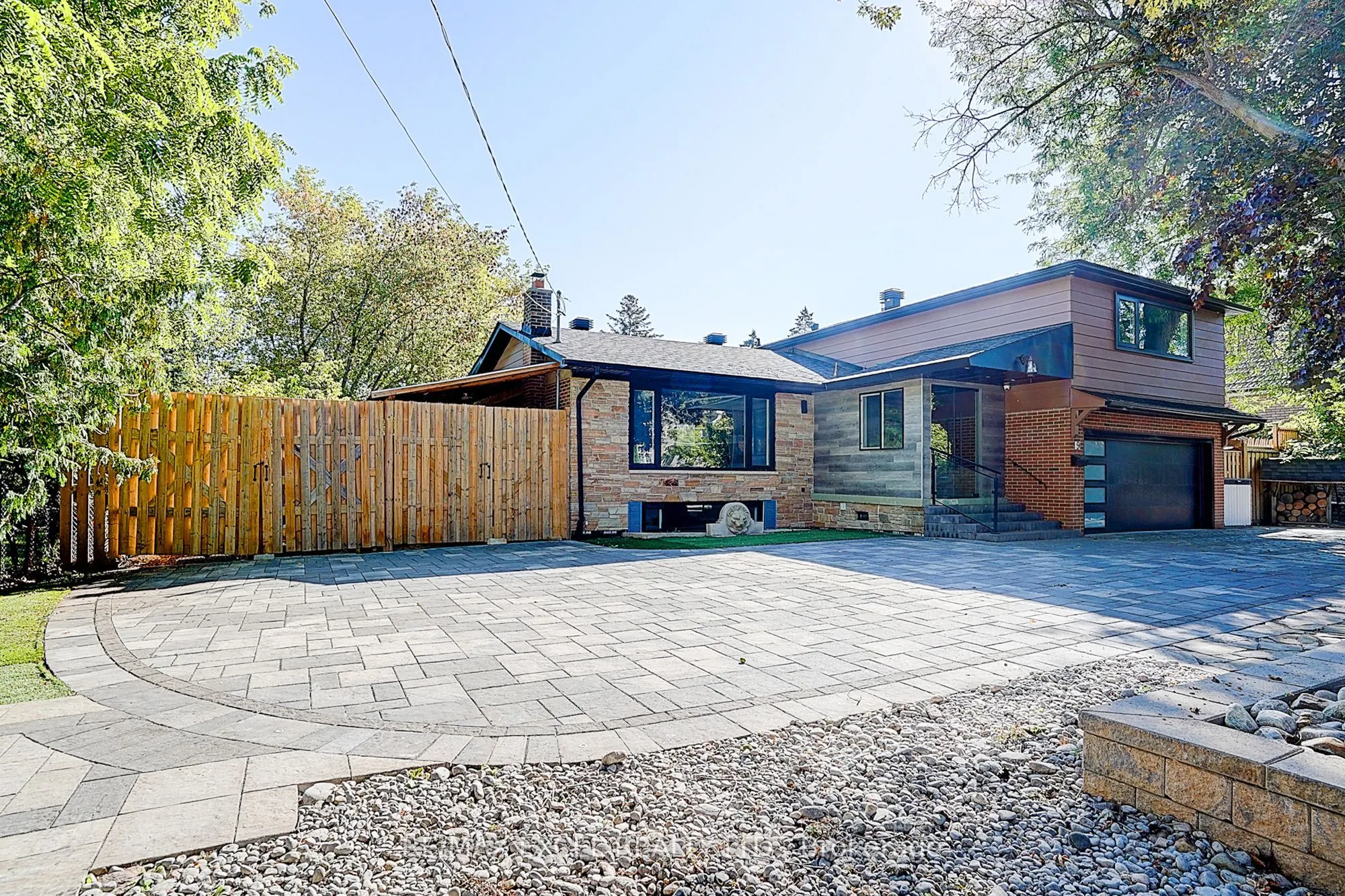 9 Oakcrest Avenue