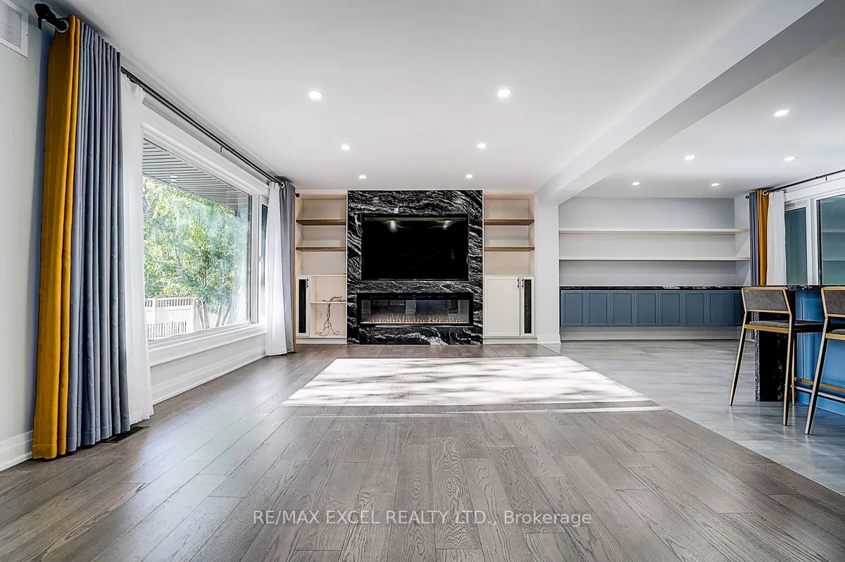 9 Oakcrest Avenue
