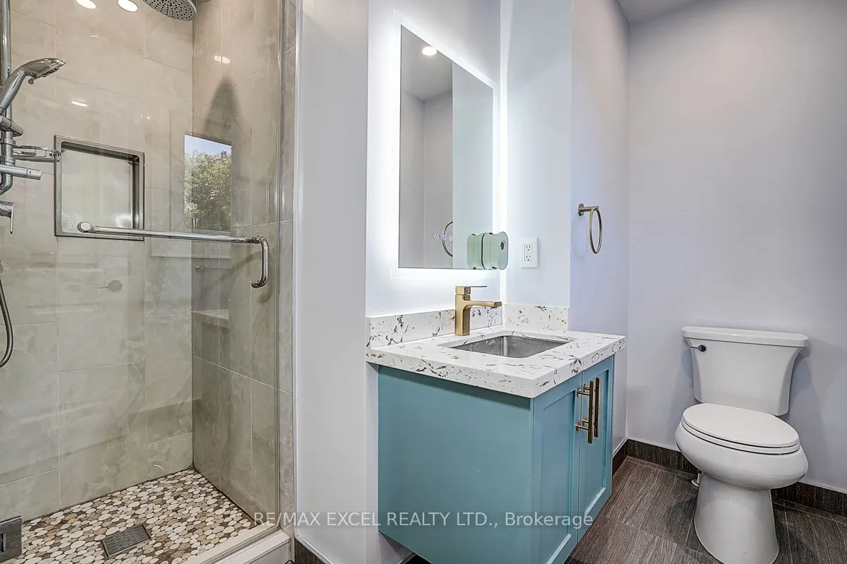 9 Oakcrest Avenue