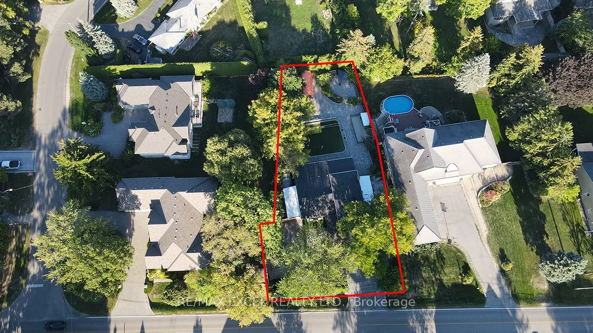 9 Oakcrest Avenue