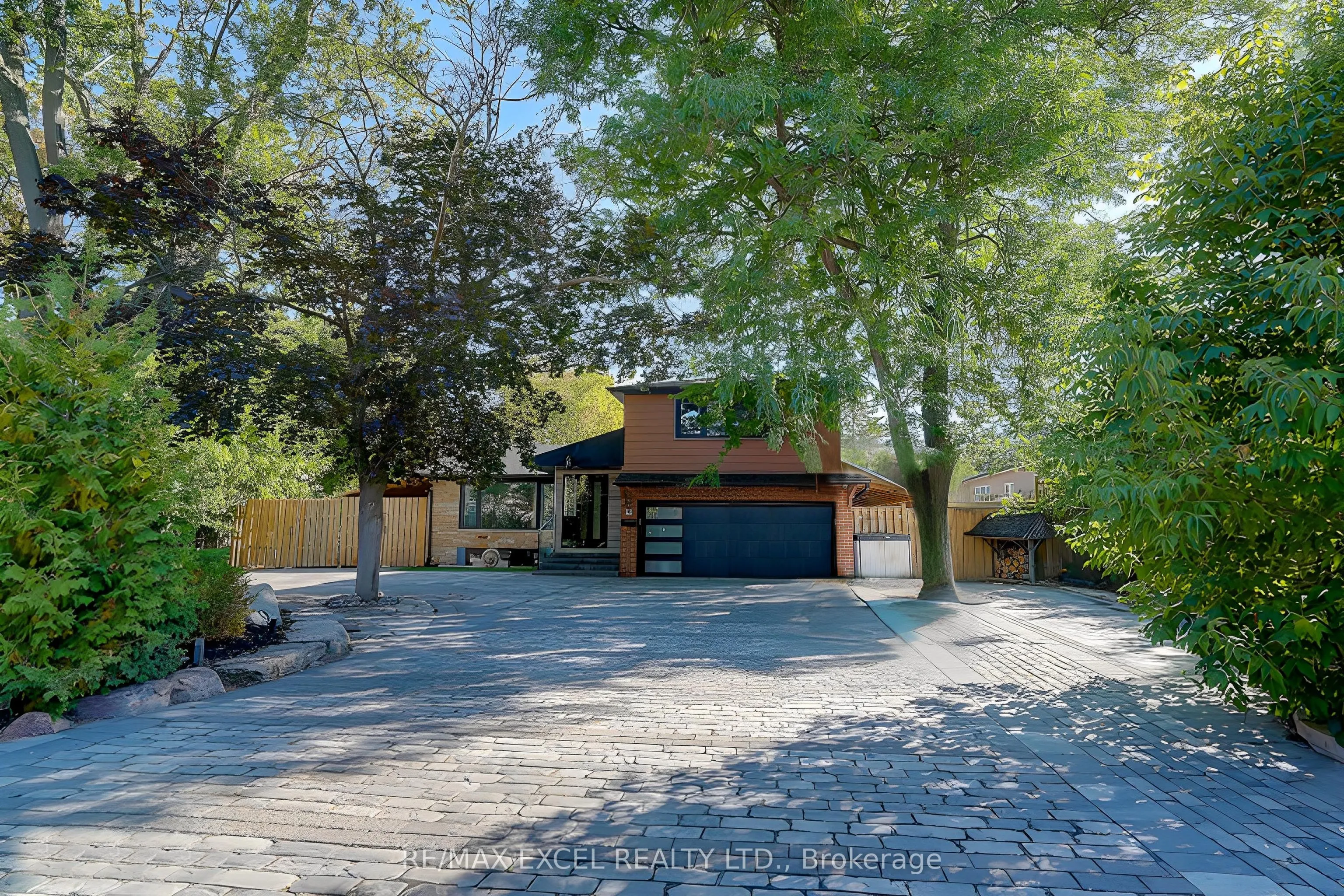 9 Oakcrest Avenue