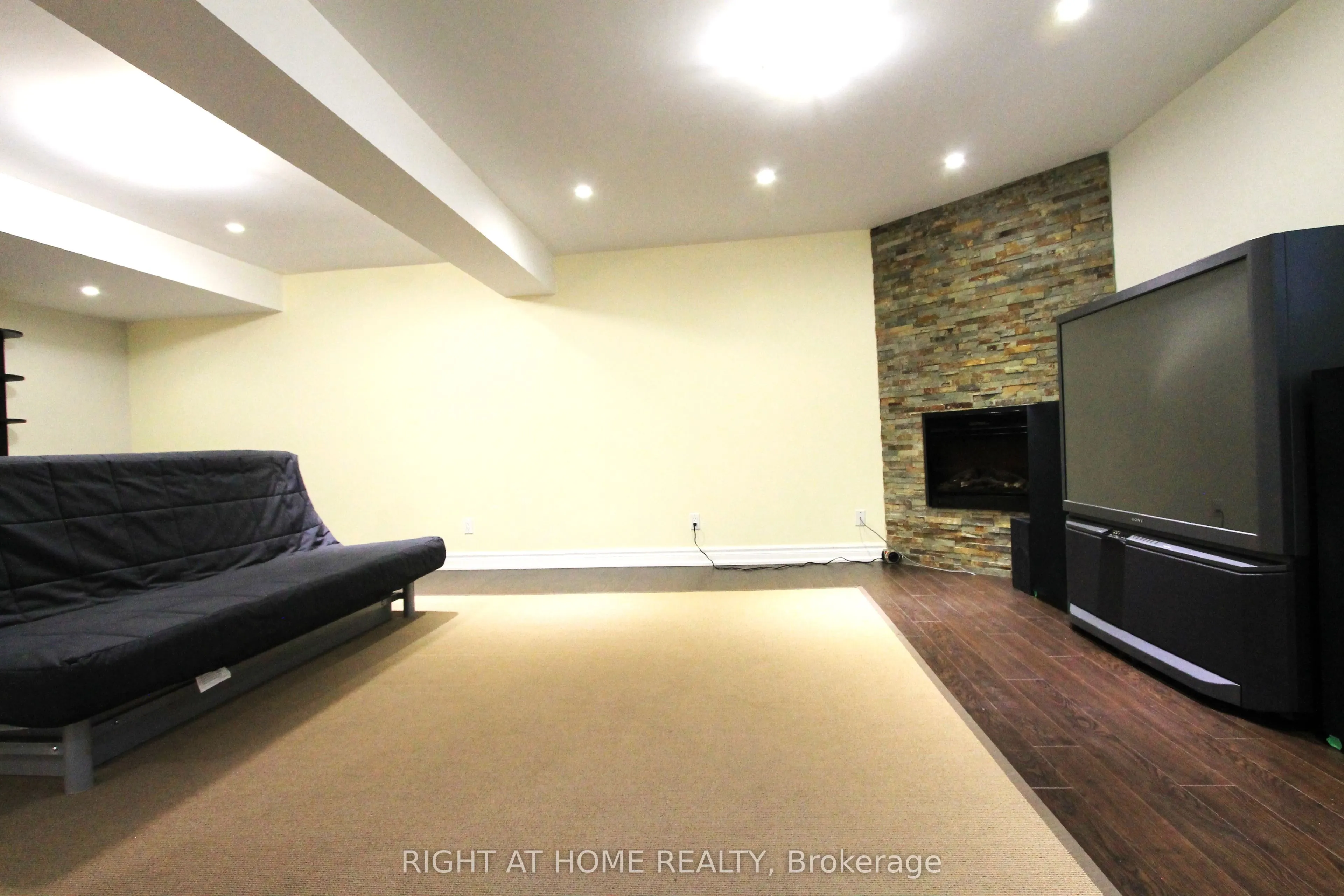18 Mccowan Lane