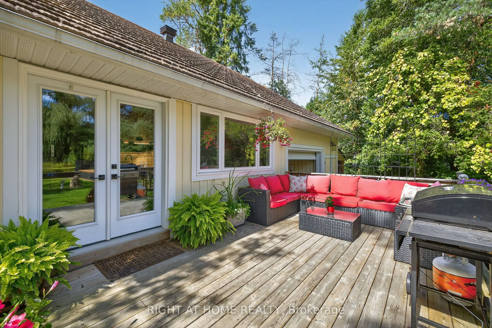 11 Nicholson Drive