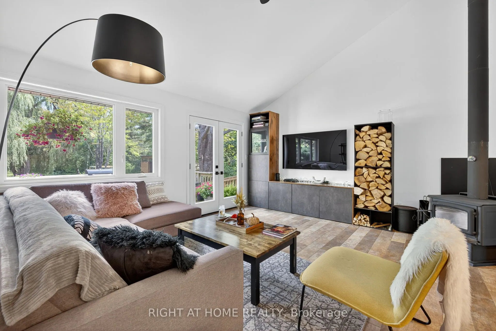 11 Nicholson Drive