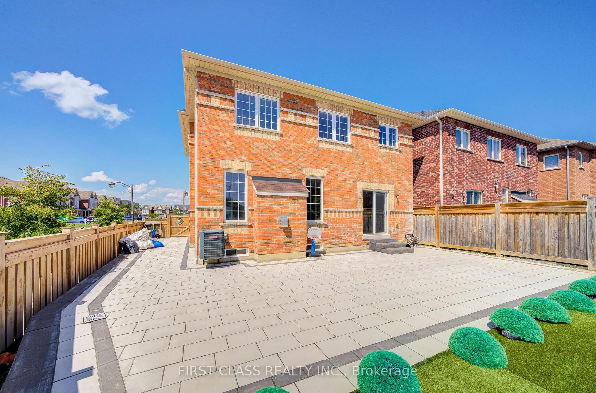 115 Noah's Farm Trail
