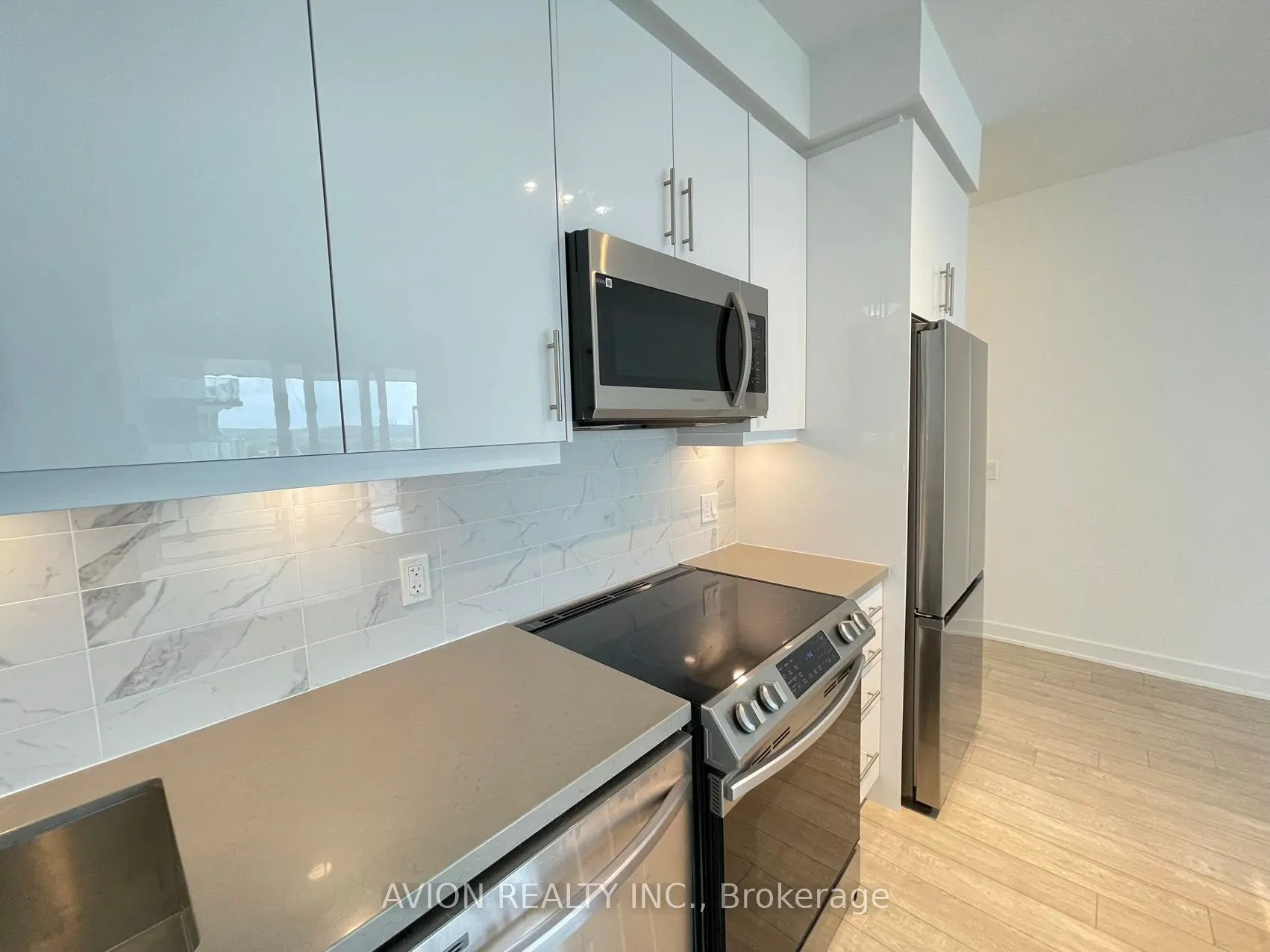 105 Oneida Crescent, #703
