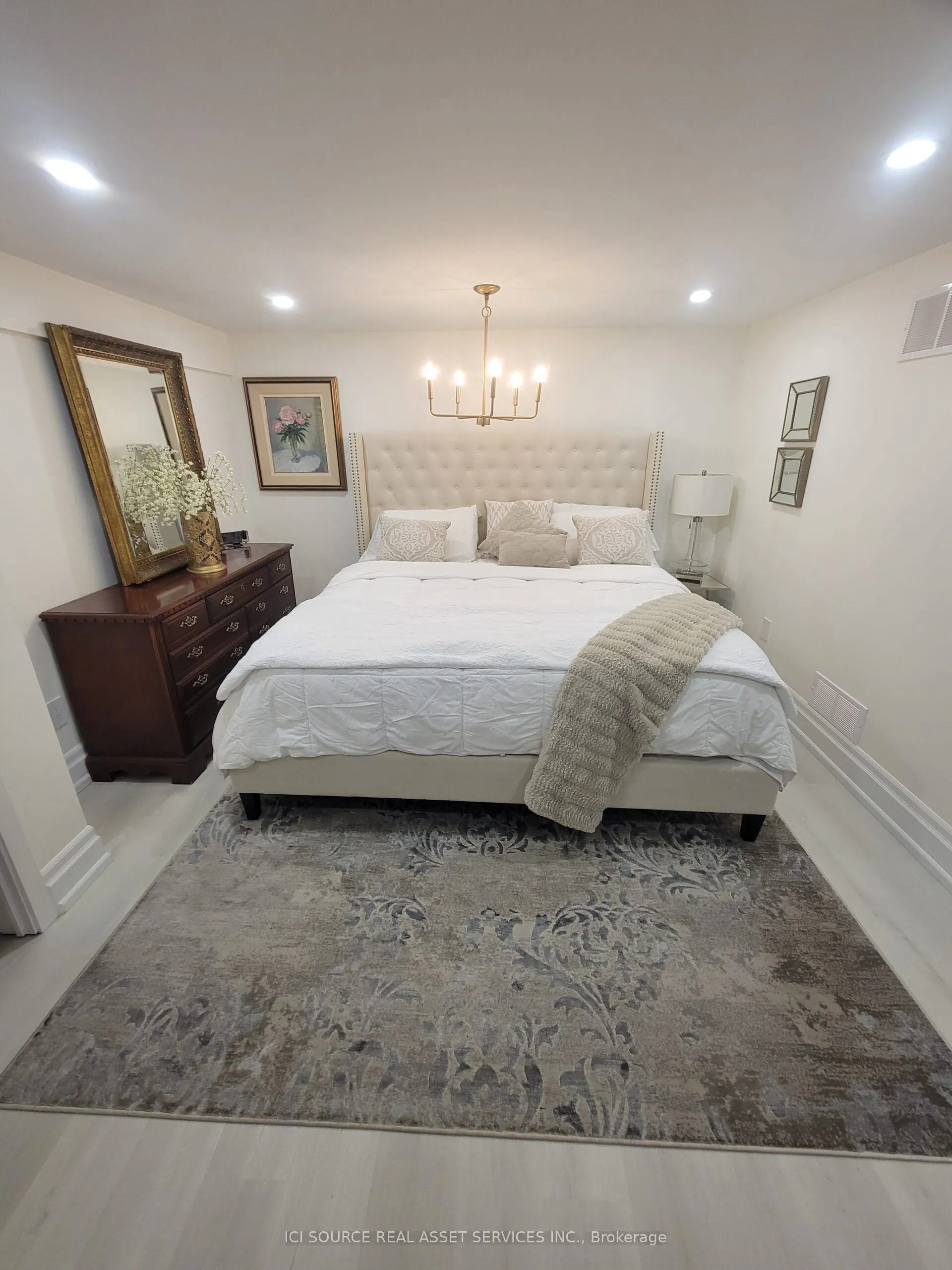 438 Woodbridge Avenue