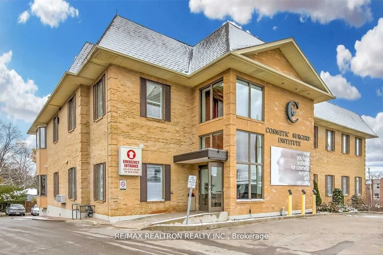 9955 Yonge Street, #207