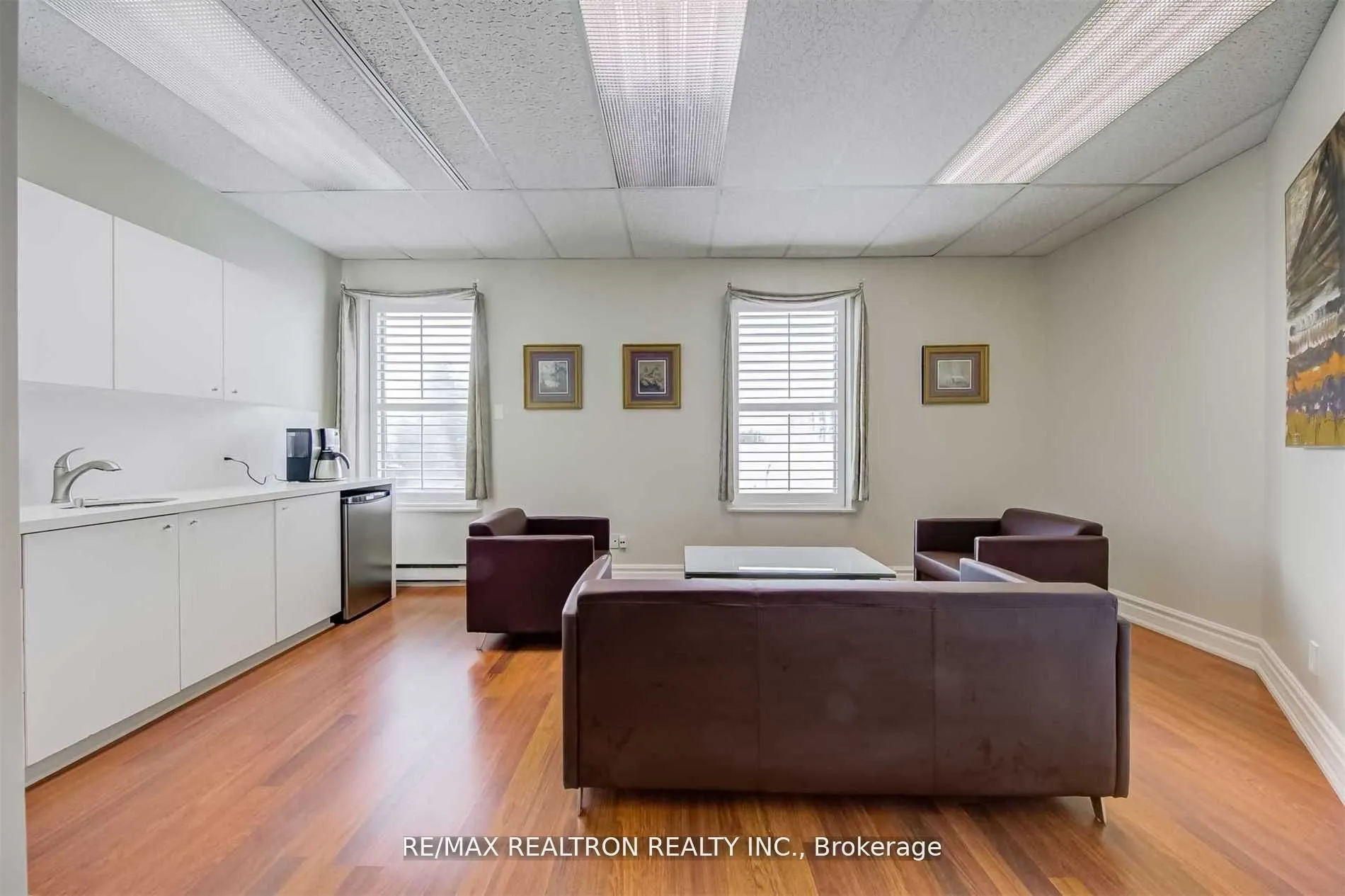9955 Yonge Street, #207