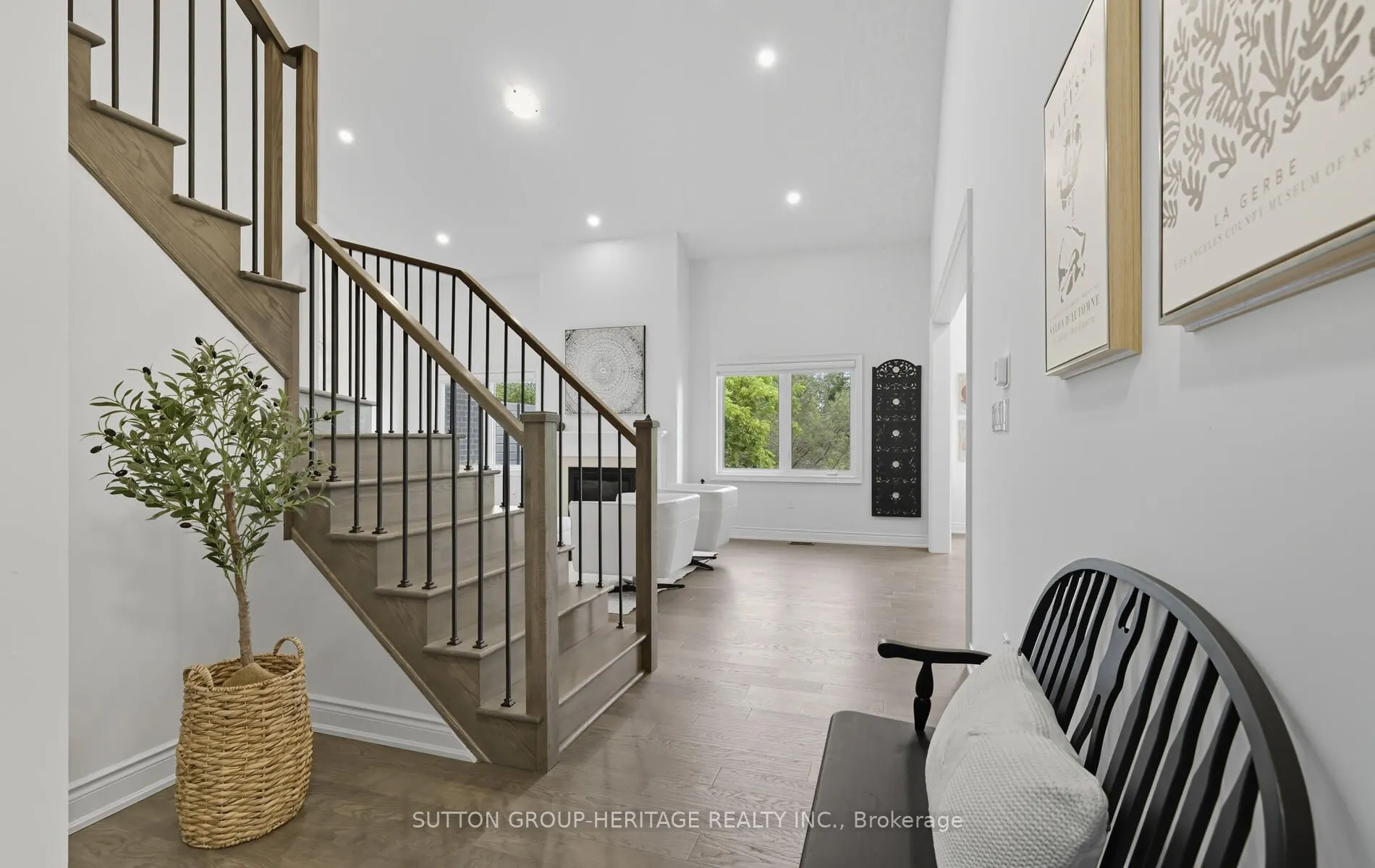 25 Ballinger Way