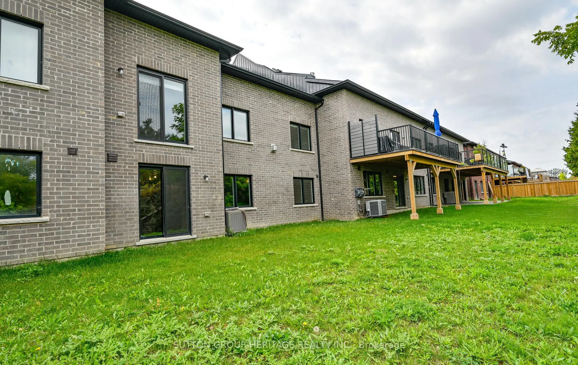 25 Ballinger Way