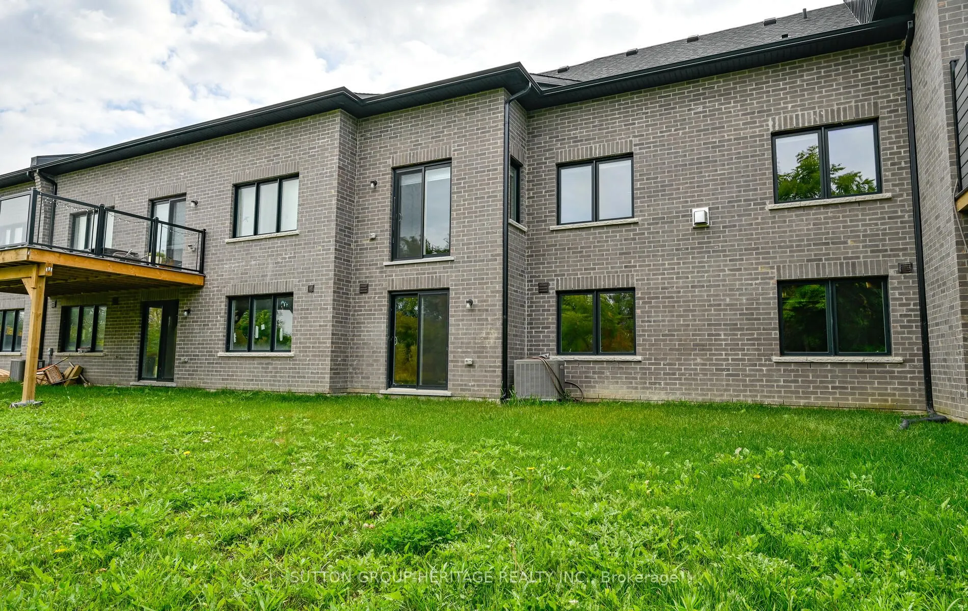 25 Ballinger Way