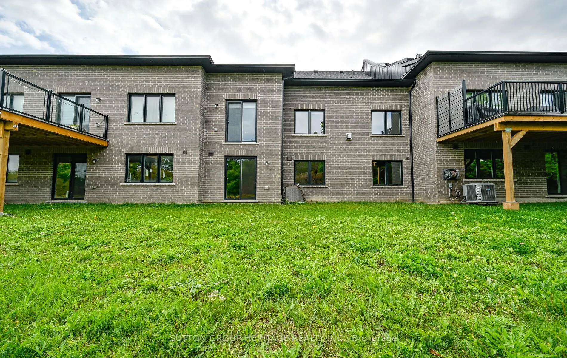25 Ballinger Way