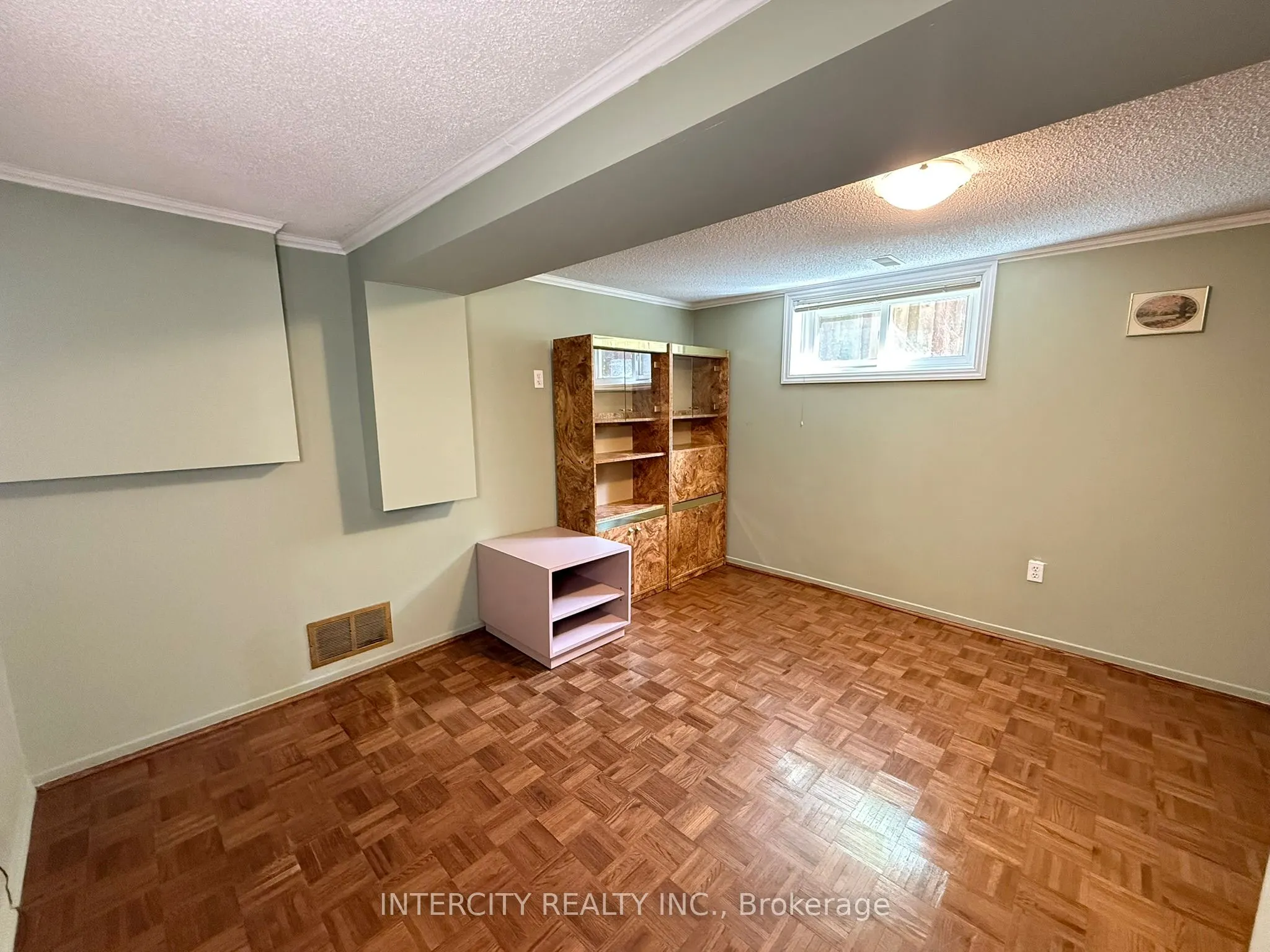 18 Glen Cameron Road, #BSMT