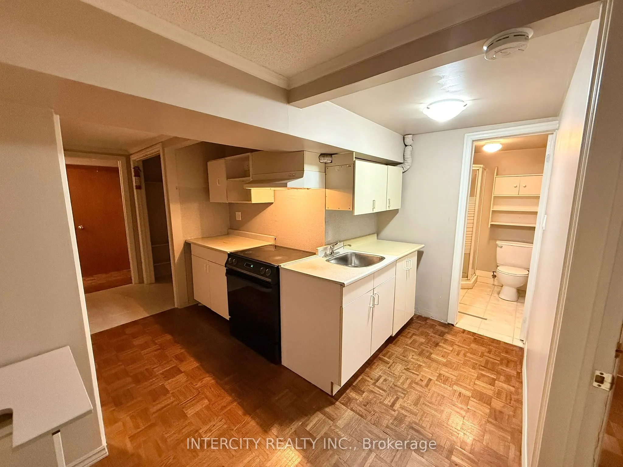 18 Glen Cameron Road, #BSMT