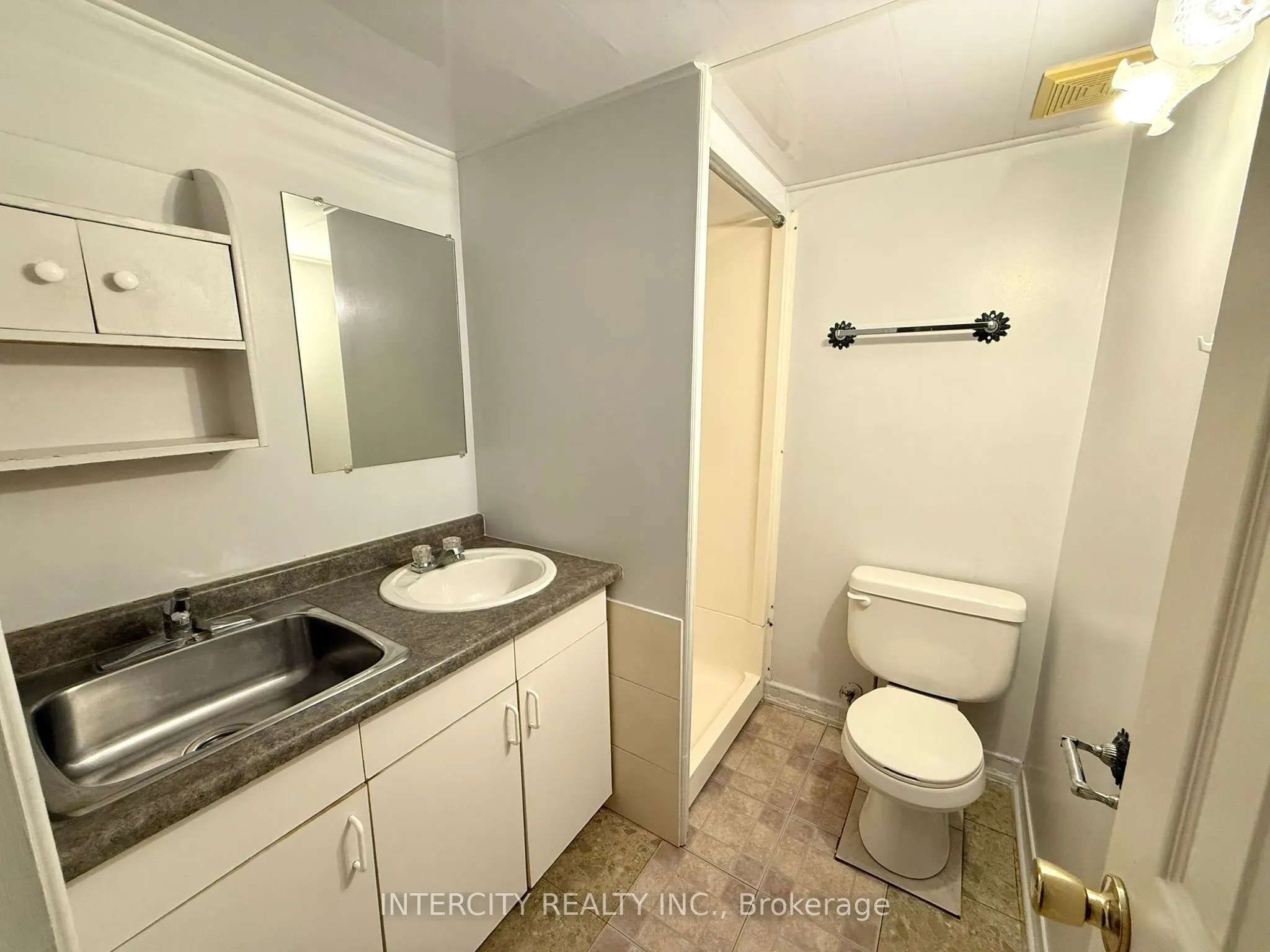 18 Glen Cameron Road, #BSMT