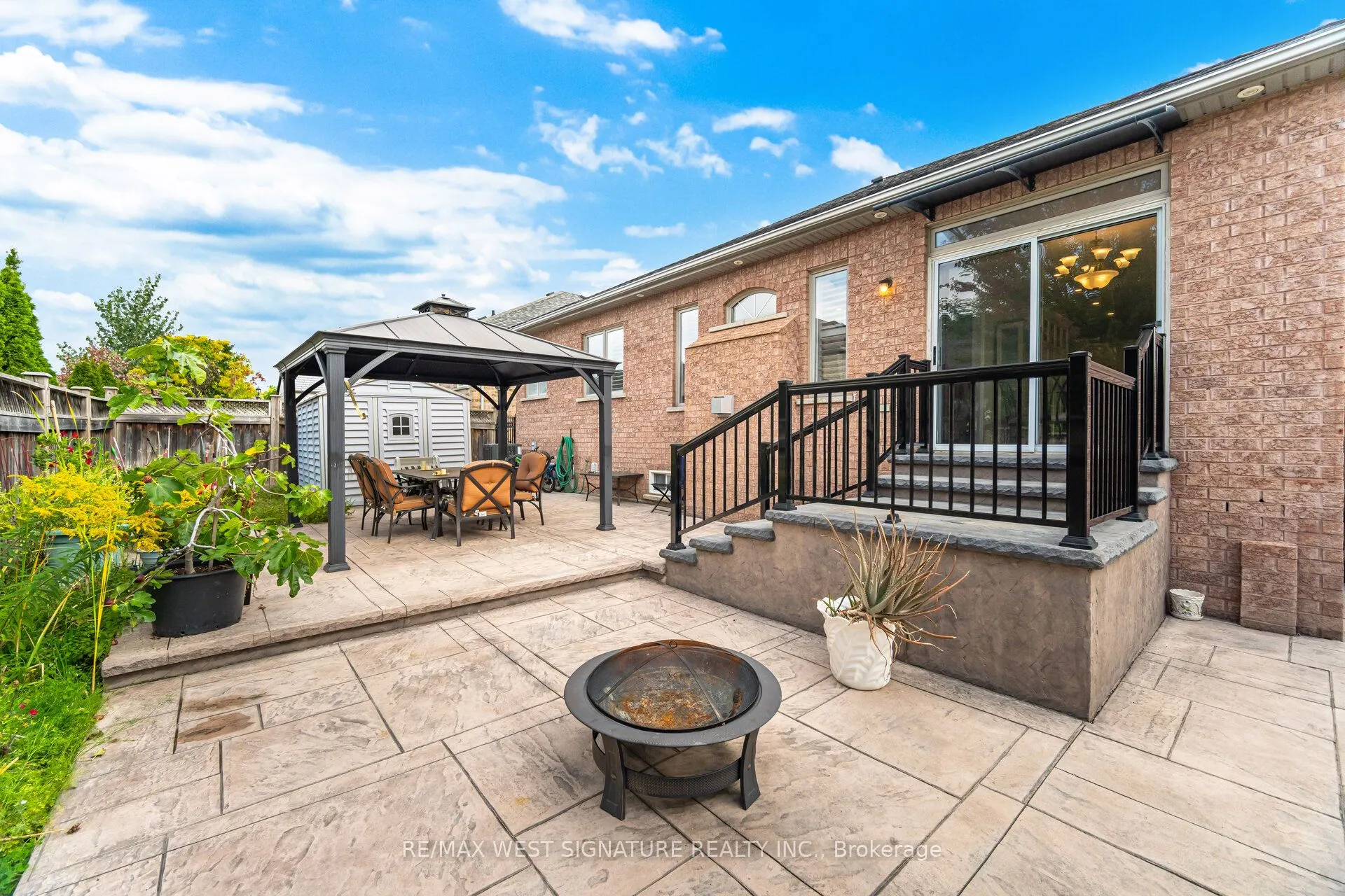 107 Cupola Crescent