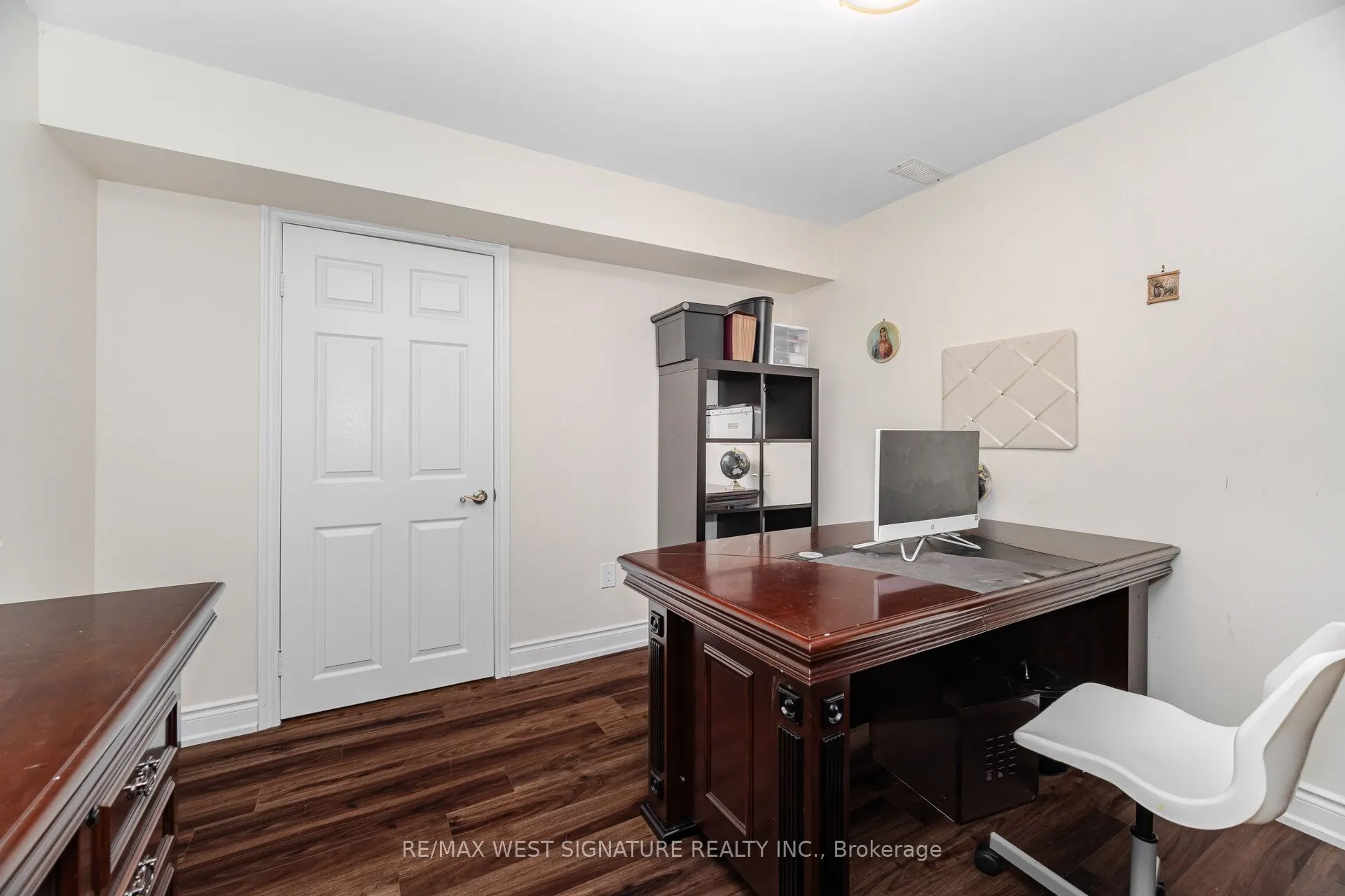 107 Cupola Crescent