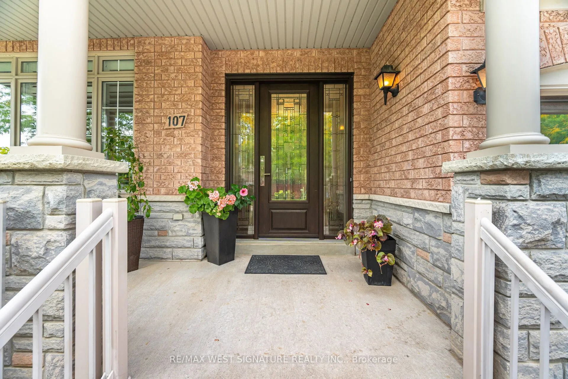 107 Cupola Crescent