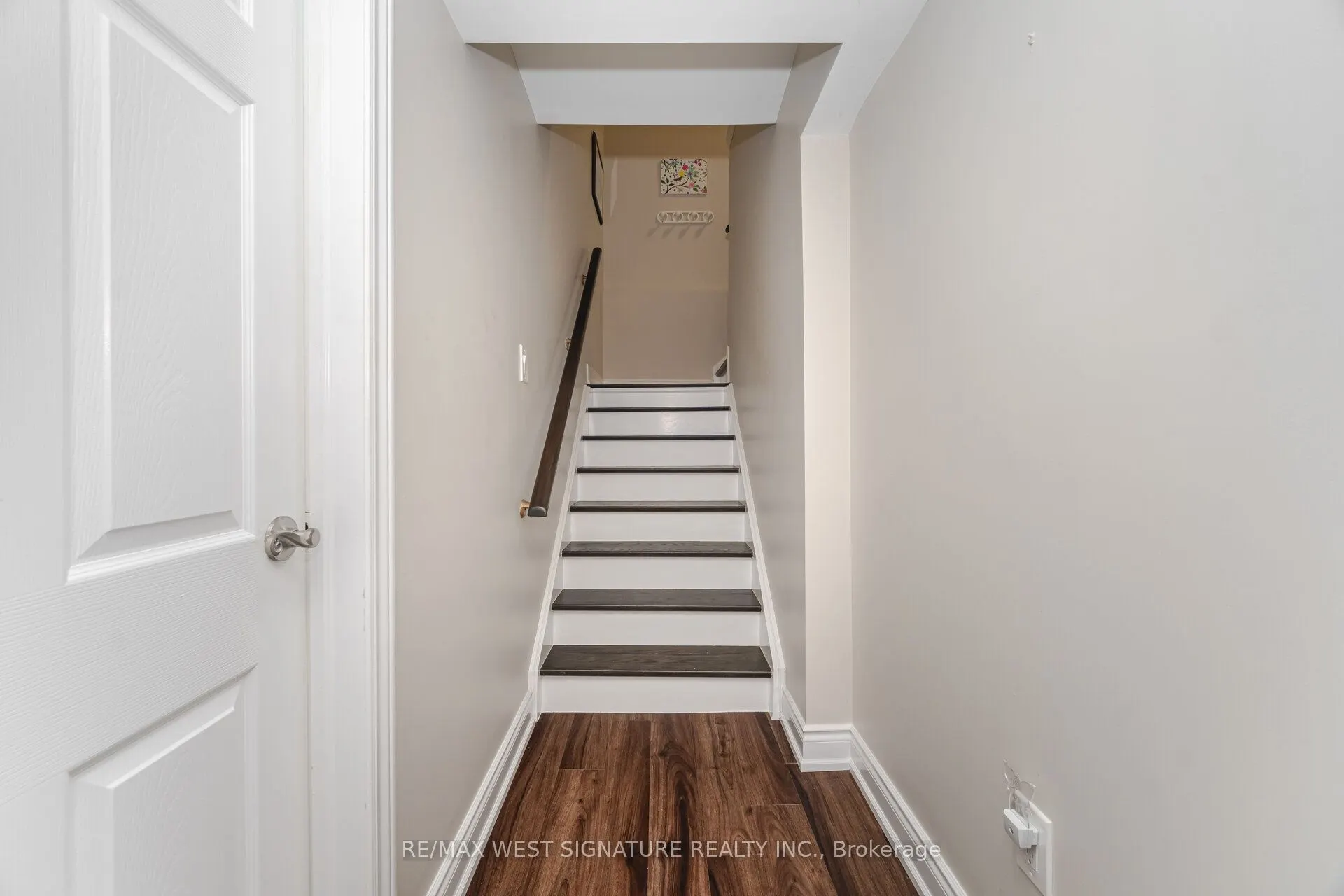 107 Cupola Crescent