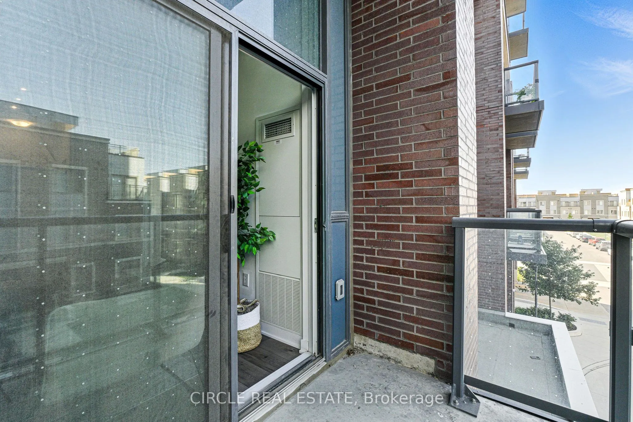 60 Honeycrisp Crescent, #201