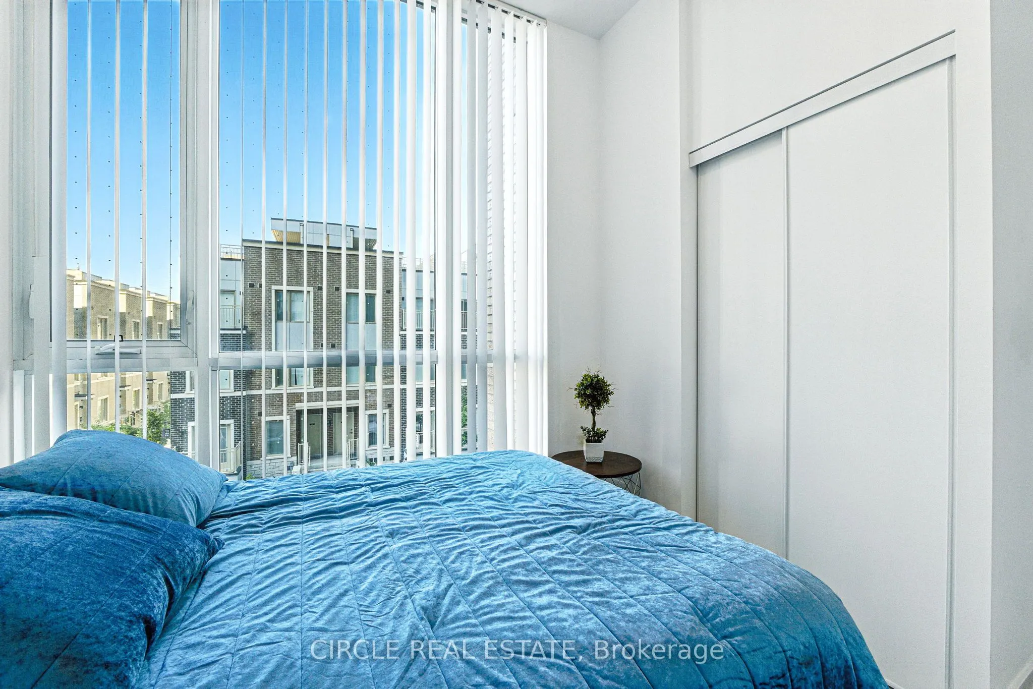 60 Honeycrisp Crescent, #201