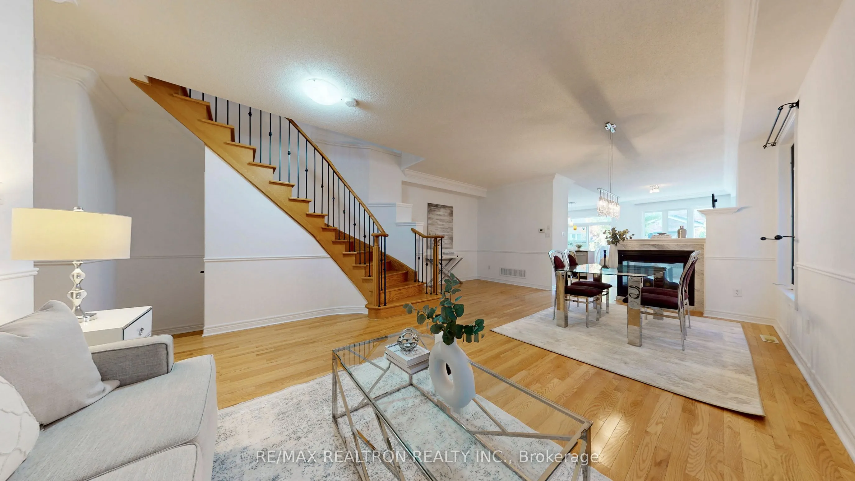 82 Sir Sanford Fleming Way