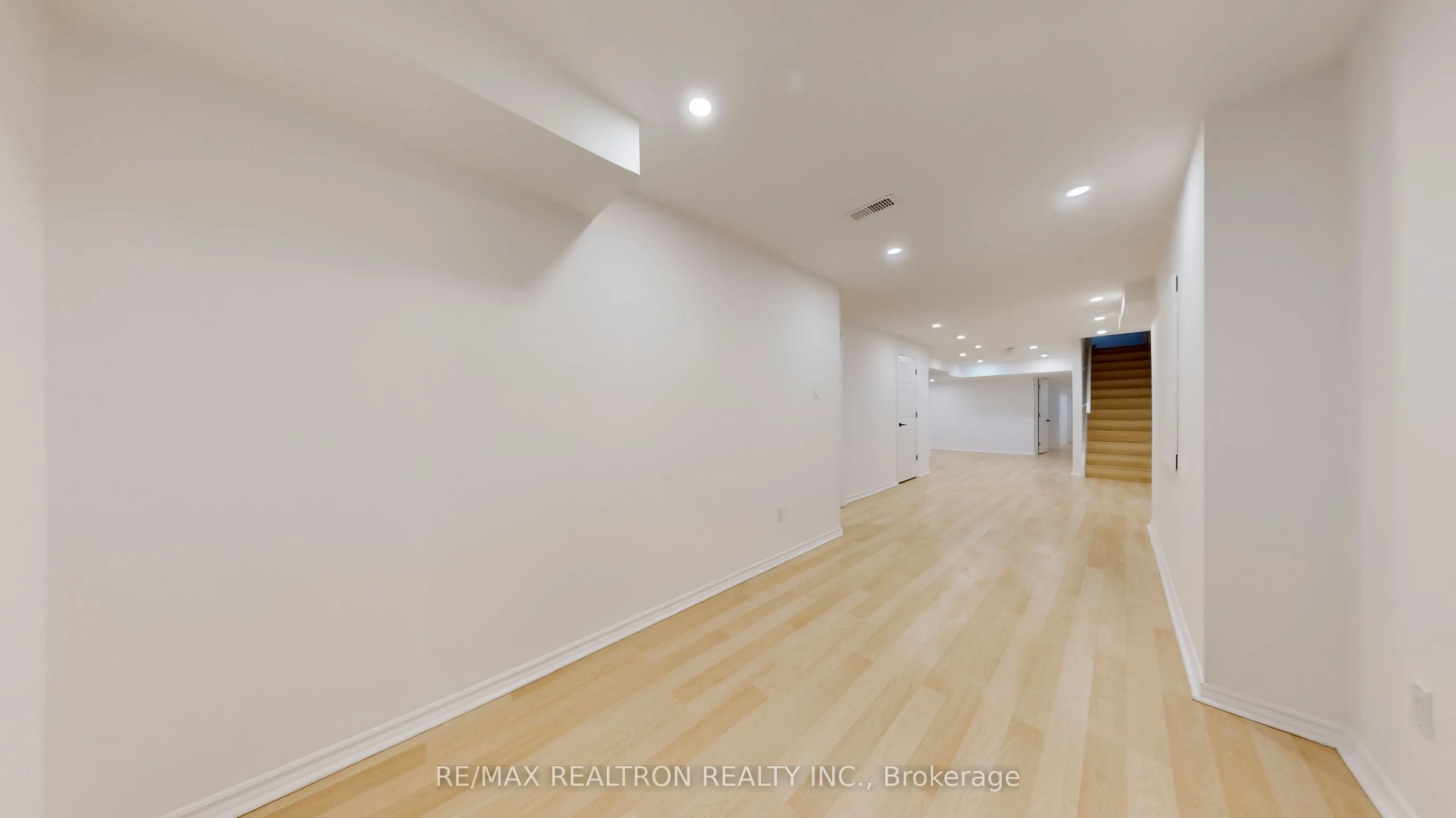 82 Sir Sanford Fleming Way