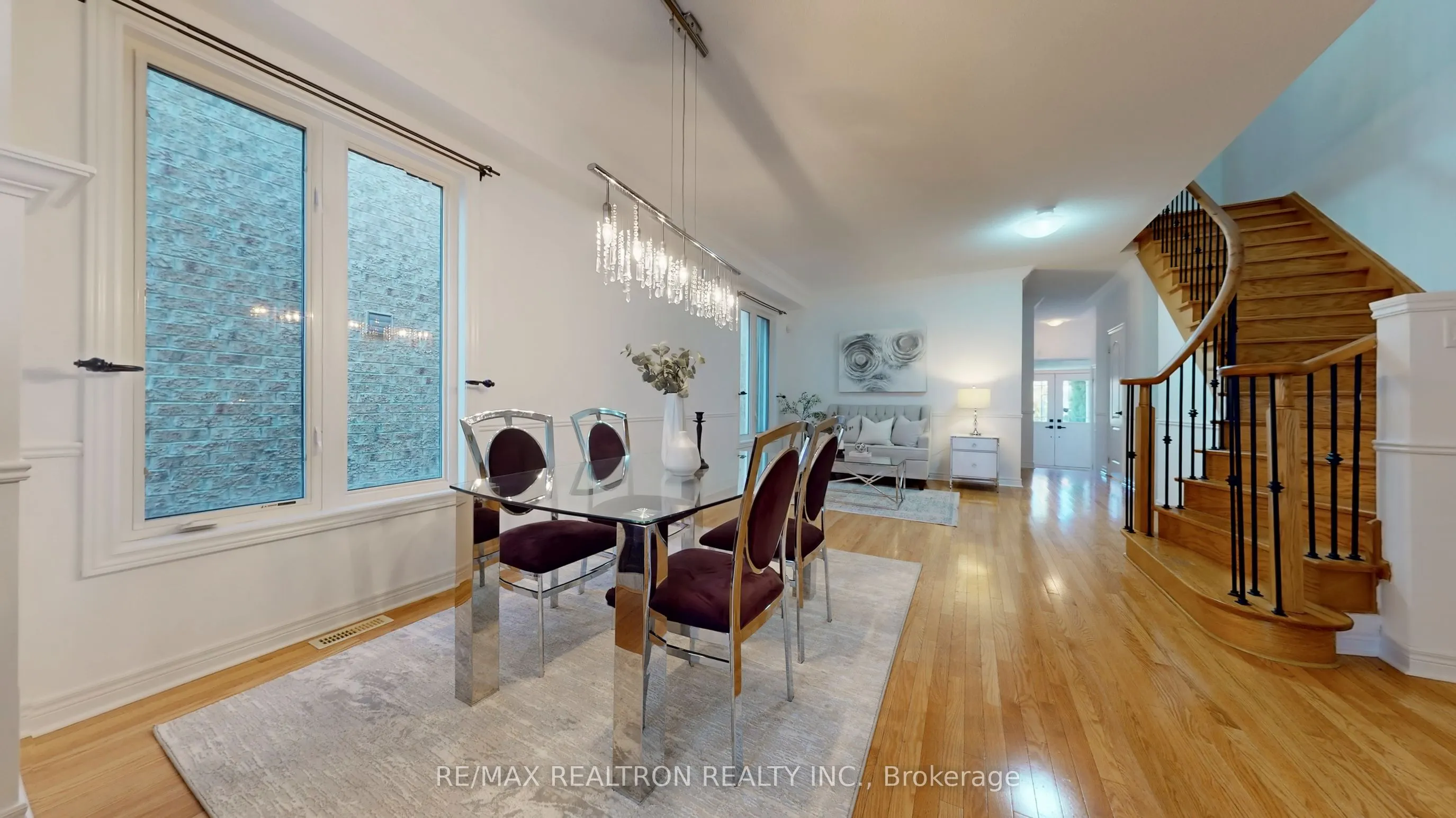 82 Sir Sanford Fleming Way