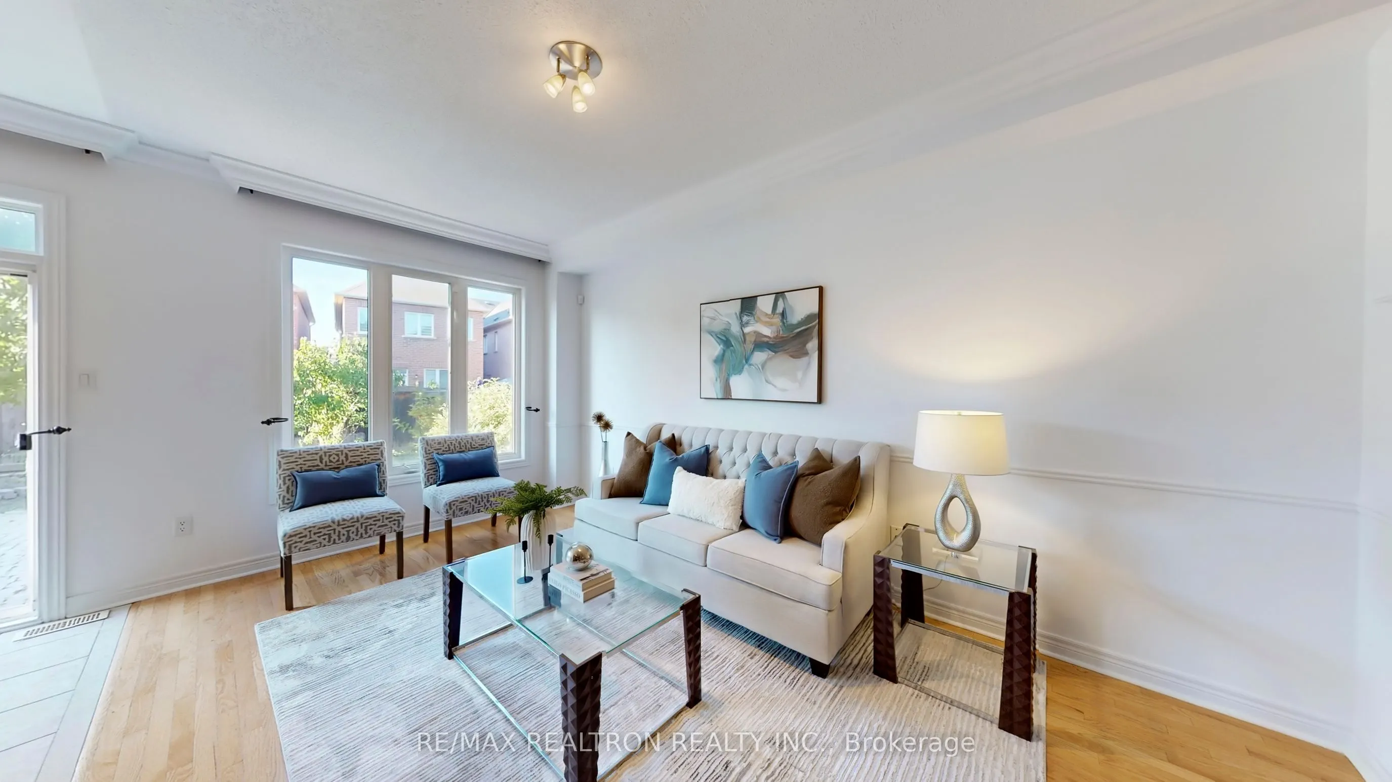 82 Sir Sanford Fleming Way