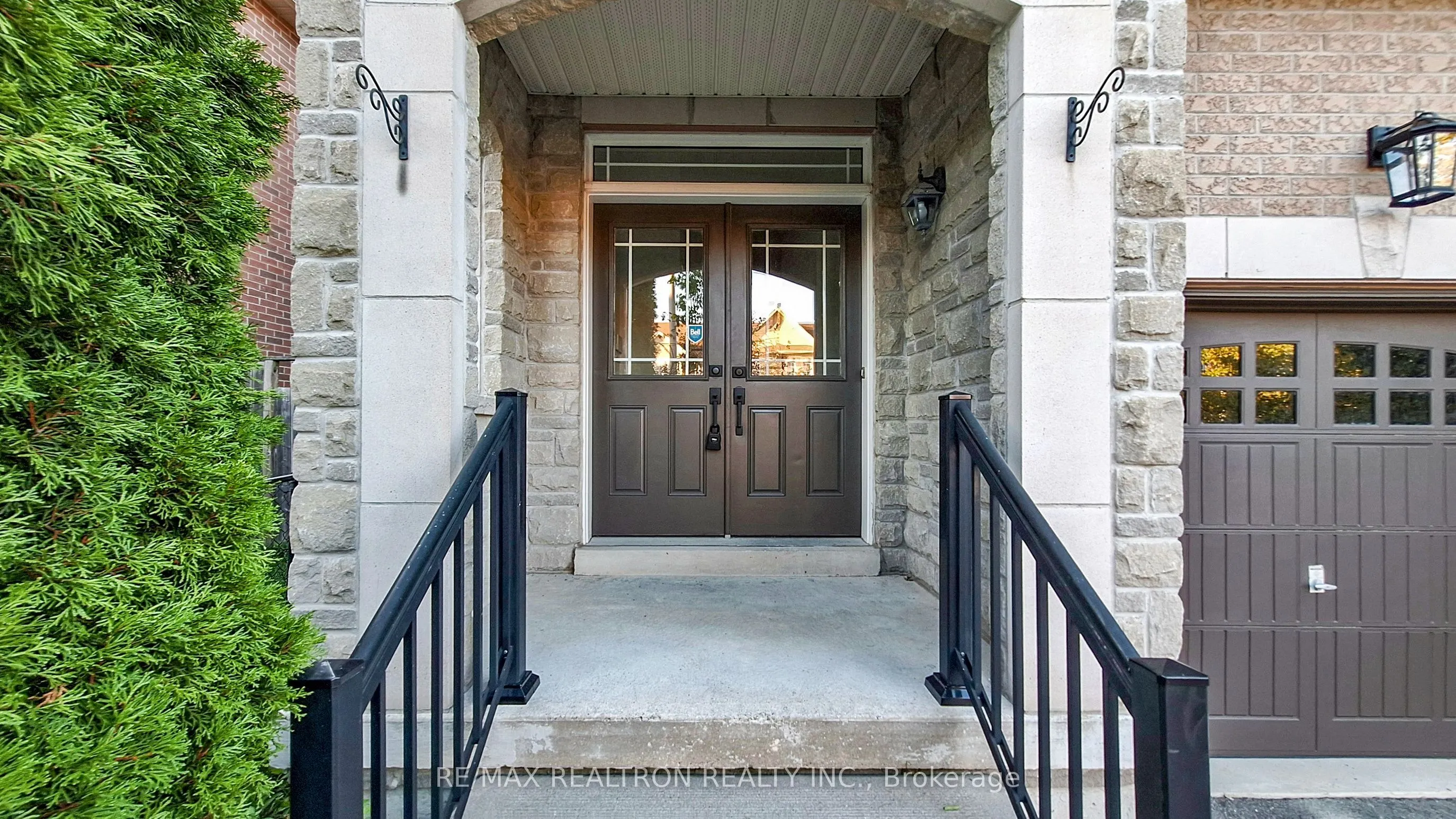 82 Sir Sanford Fleming Way