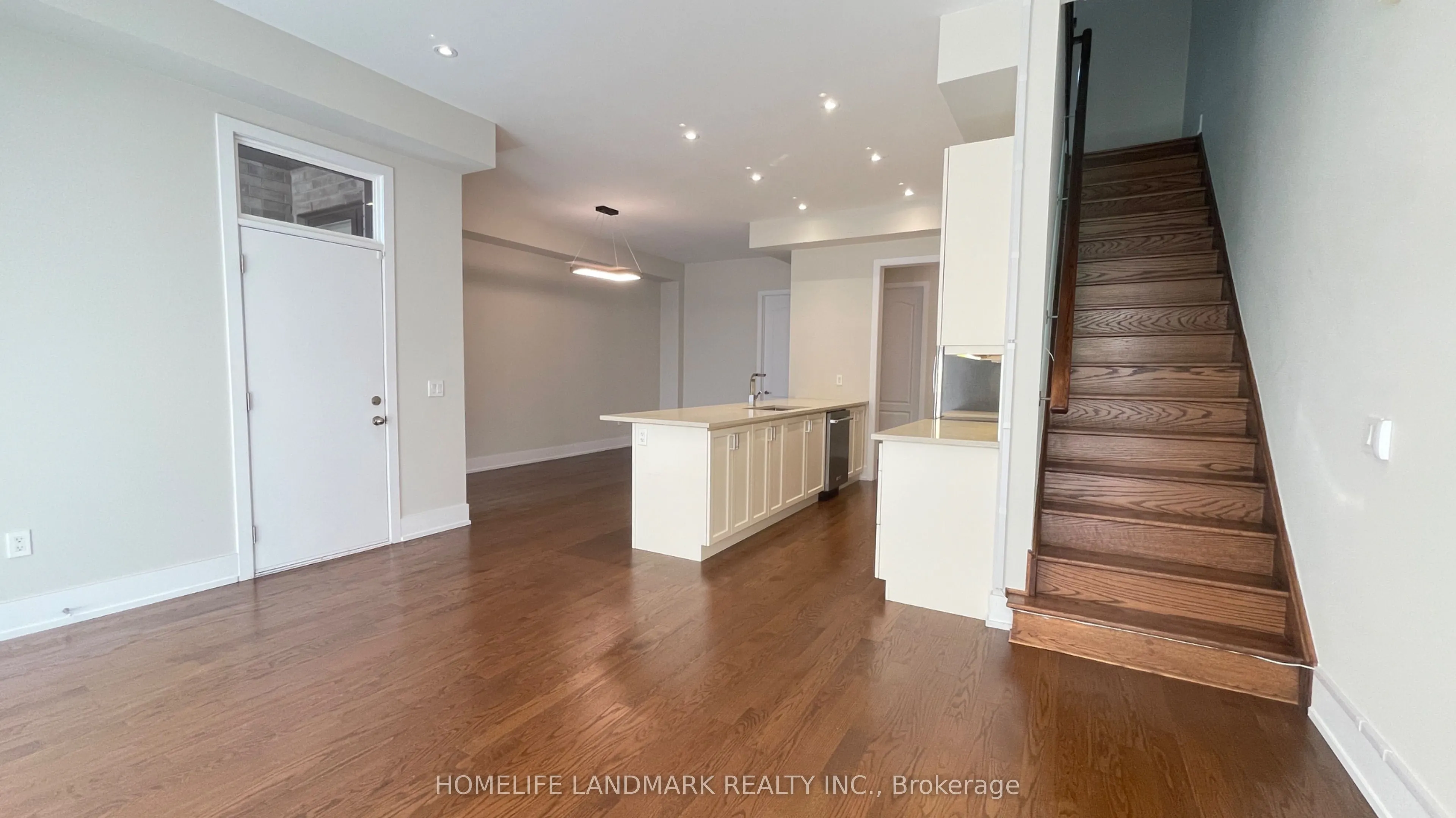35 Thorncrest Drive