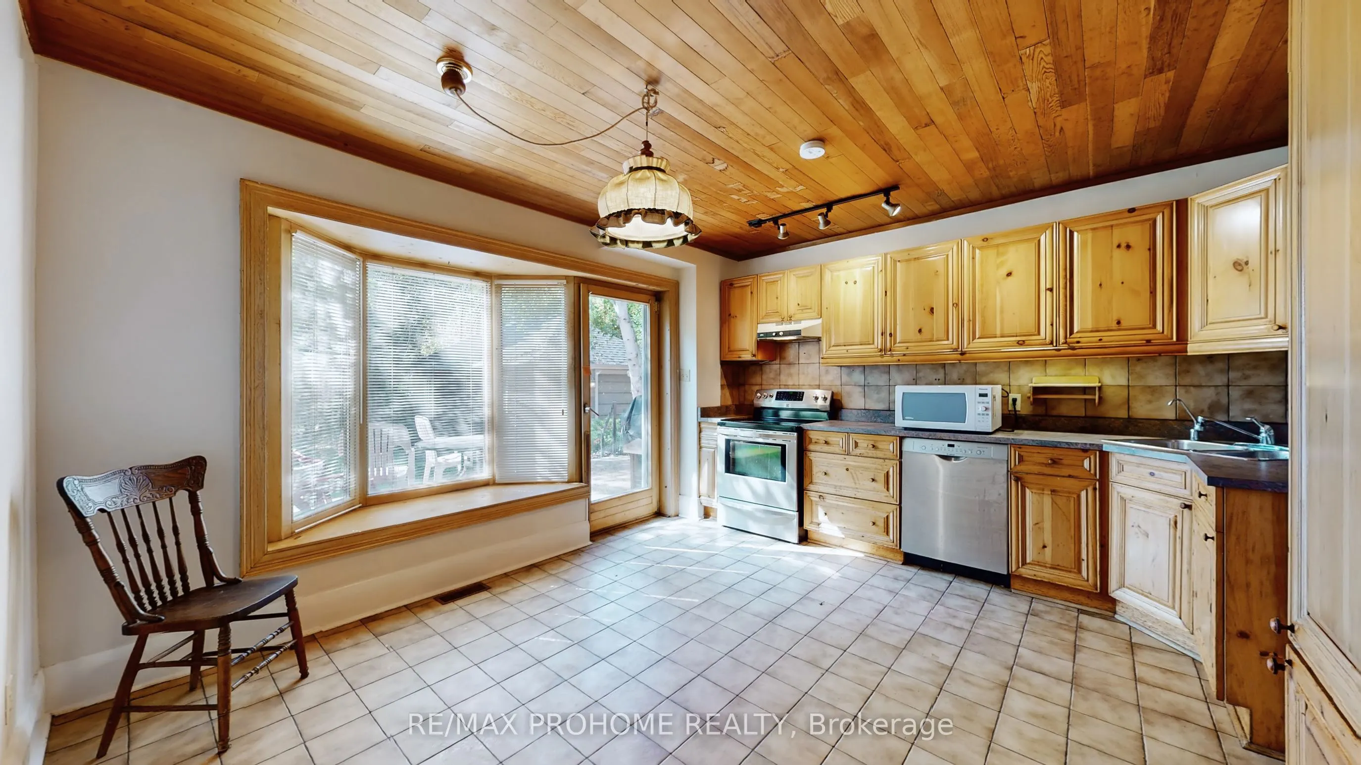 17 Eckardt Avenue